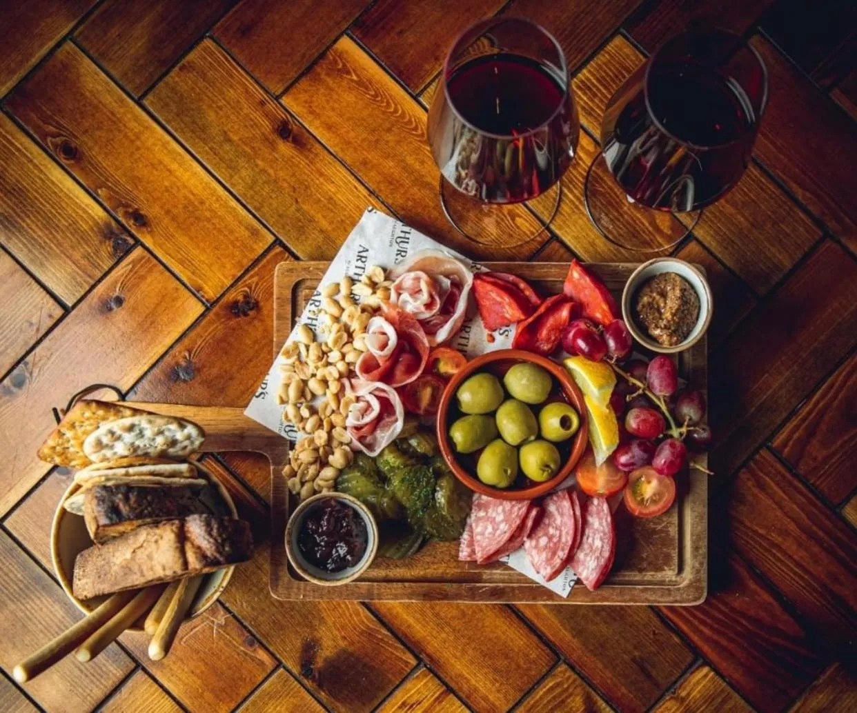 Restaurant/places to eat in Arthur's Bar & Accommodation