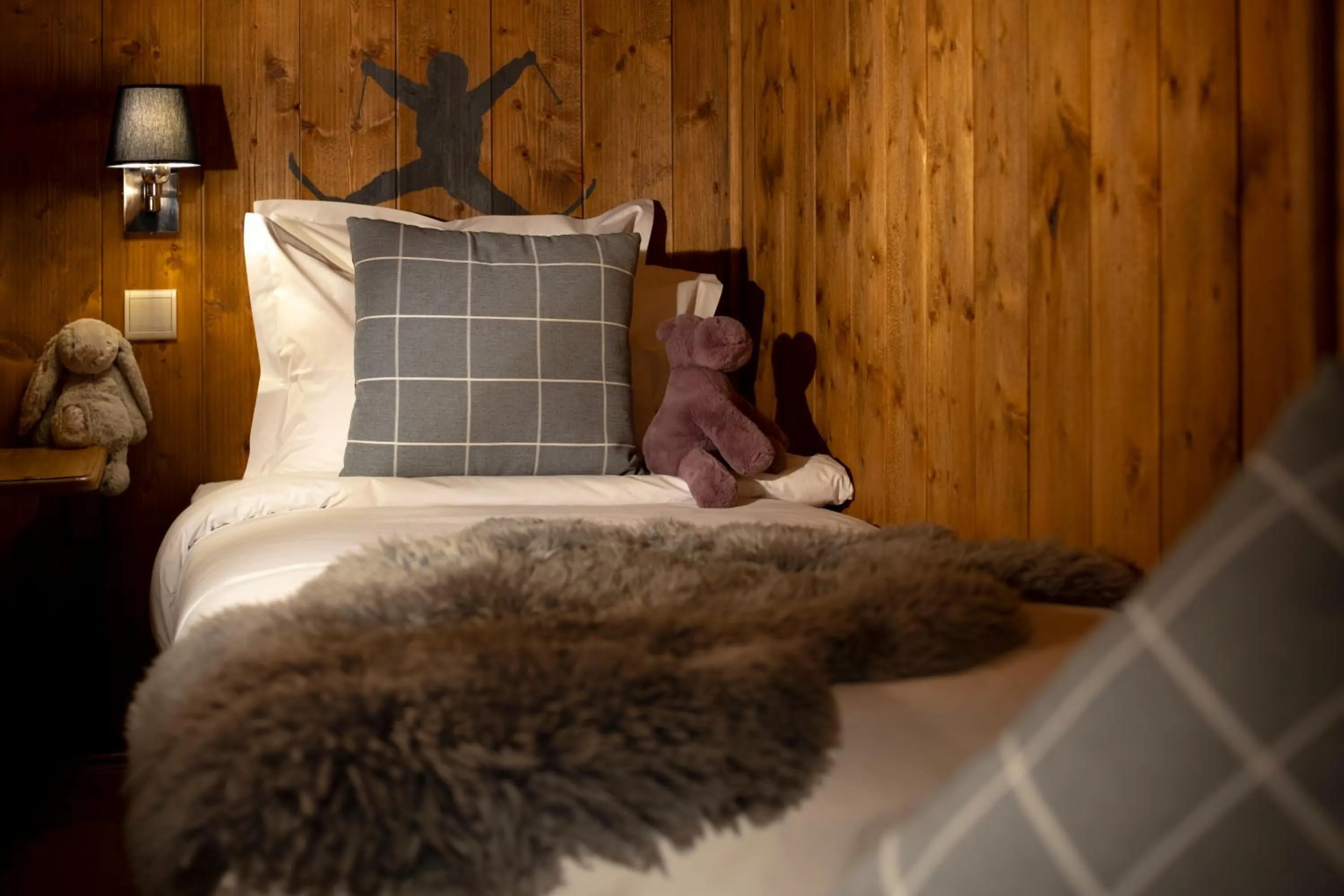 Bed in Hôtel Courcheneige