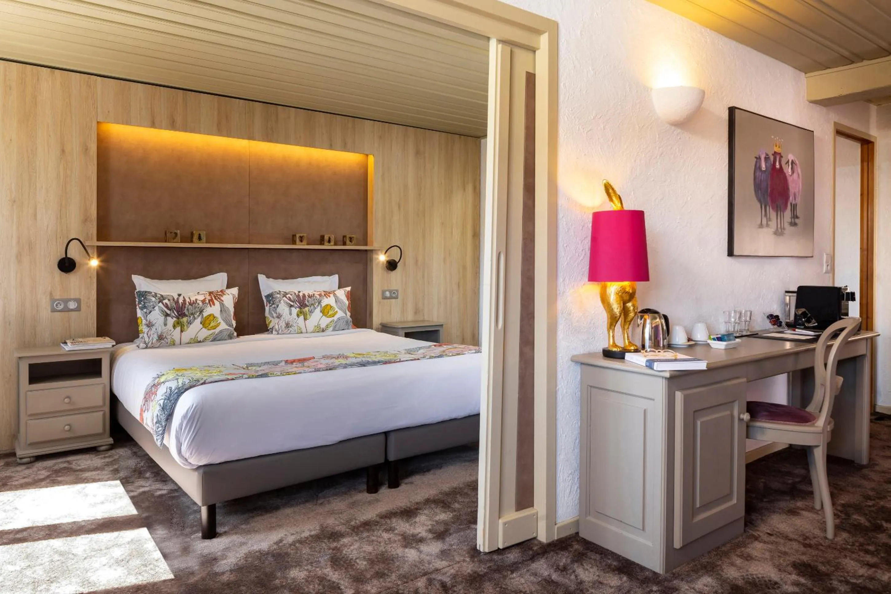 Bedroom, Bed in Hôtel Courcheneige