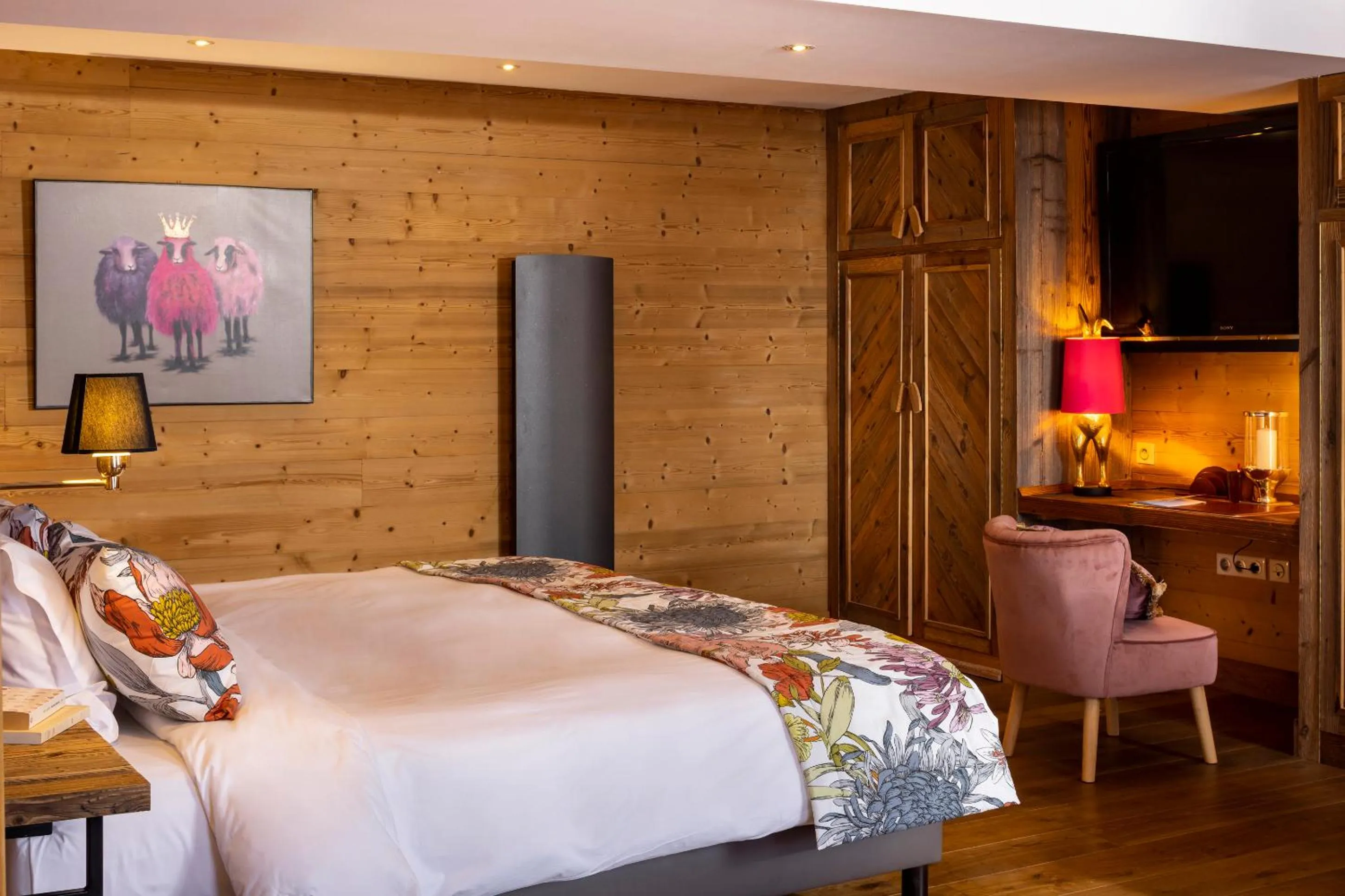 Bed in Hôtel Courcheneige