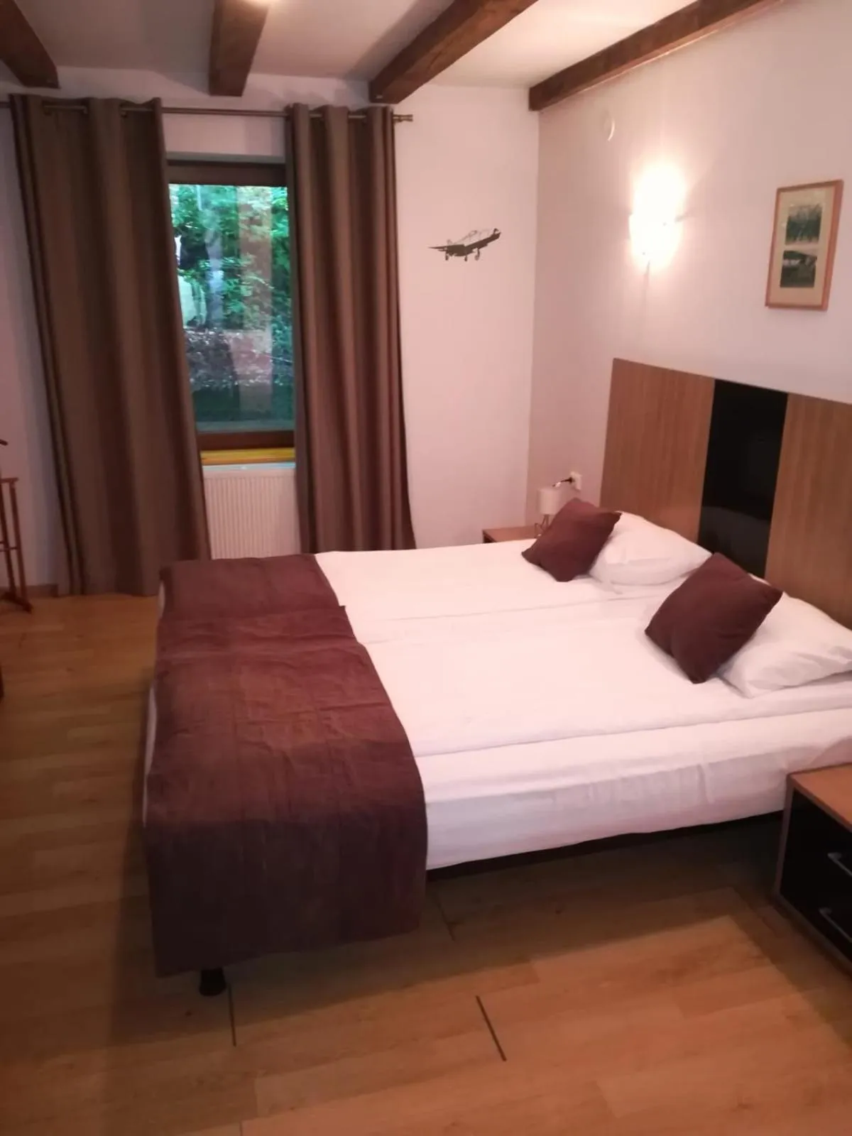 Photo of the whole room, Bed in Arsenal Park Transilvania