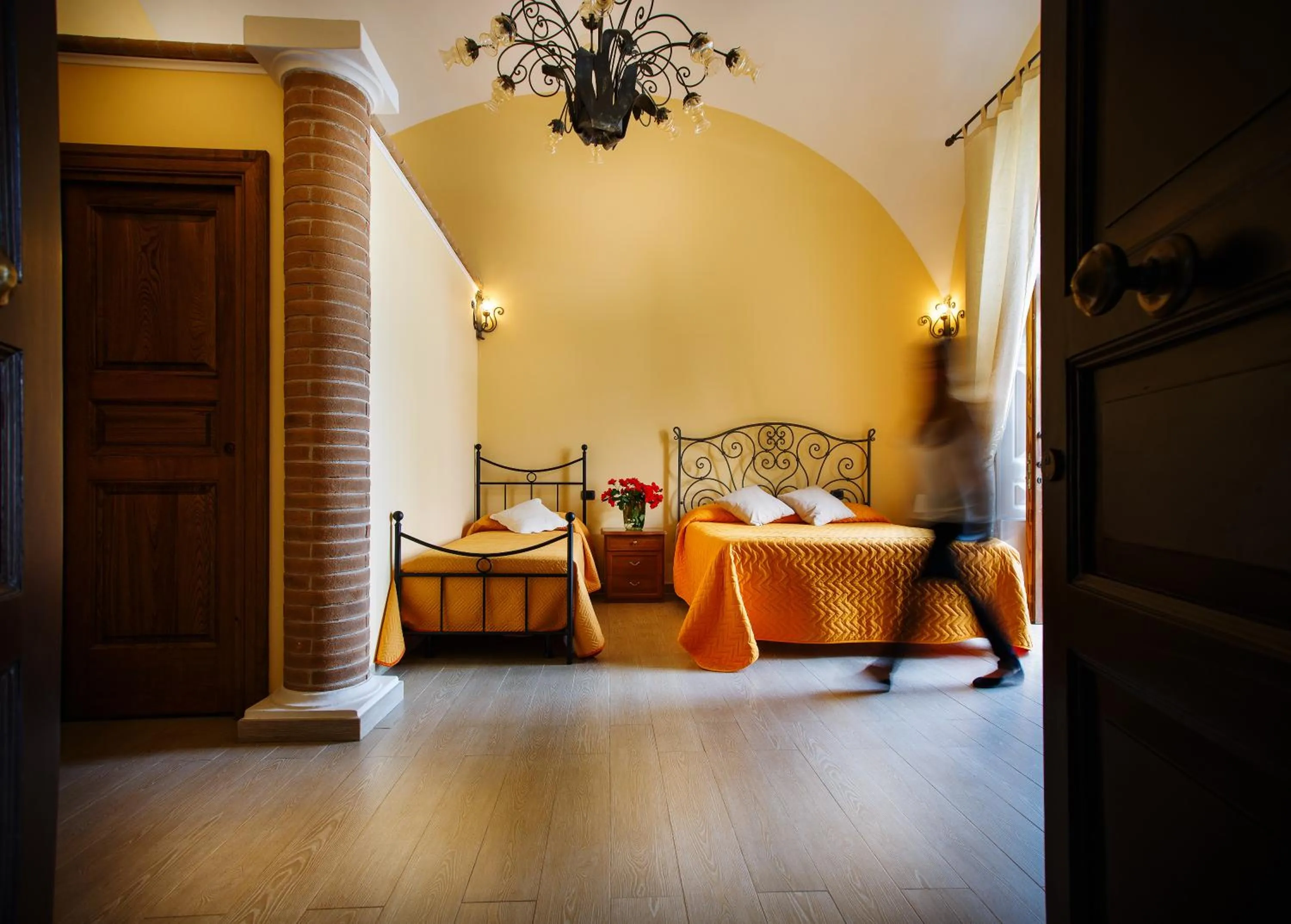 Photo of the whole room, Bed in Relais Il Pennino