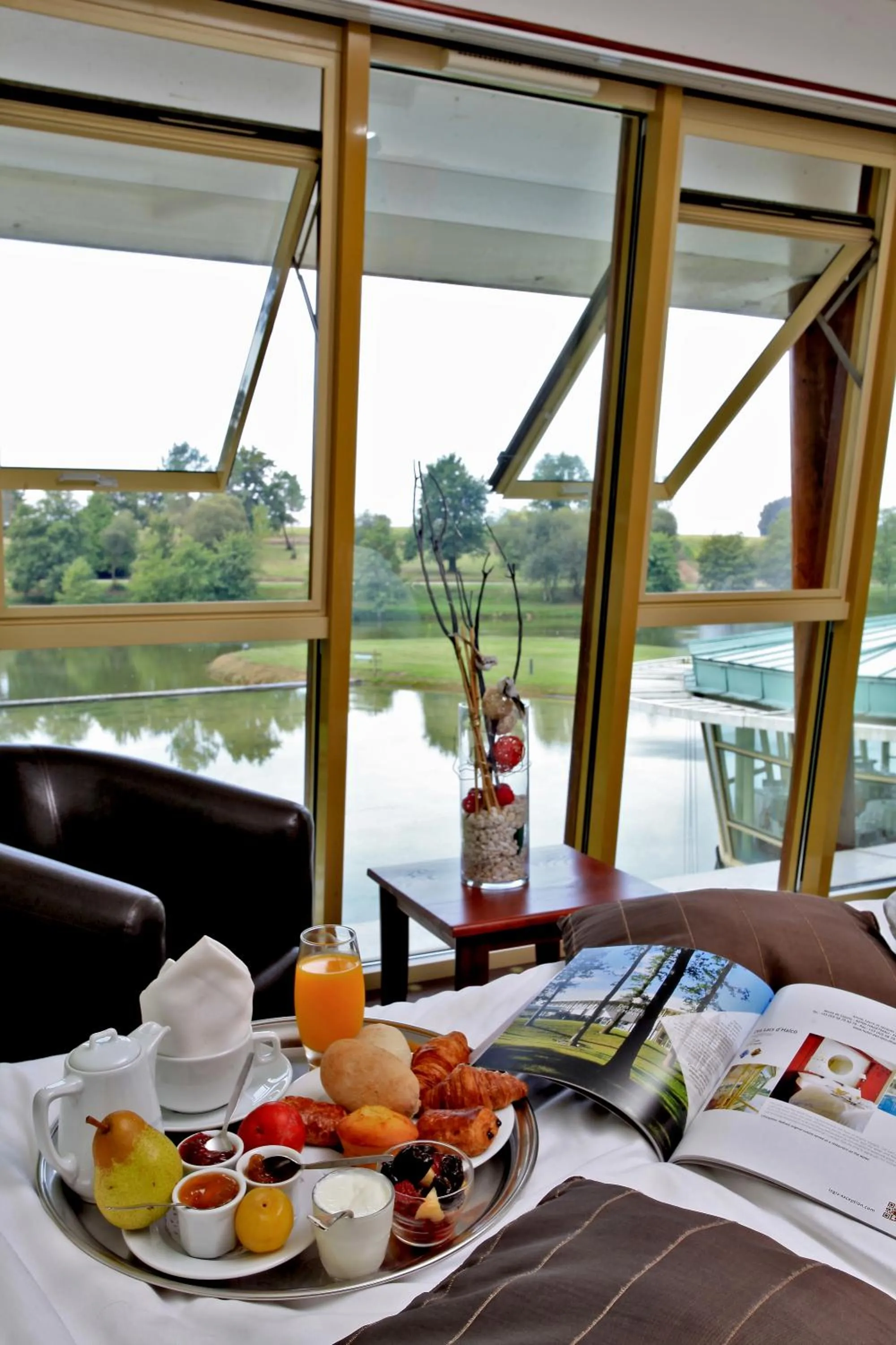Continental breakfast in Logis des Lacs d'Halco