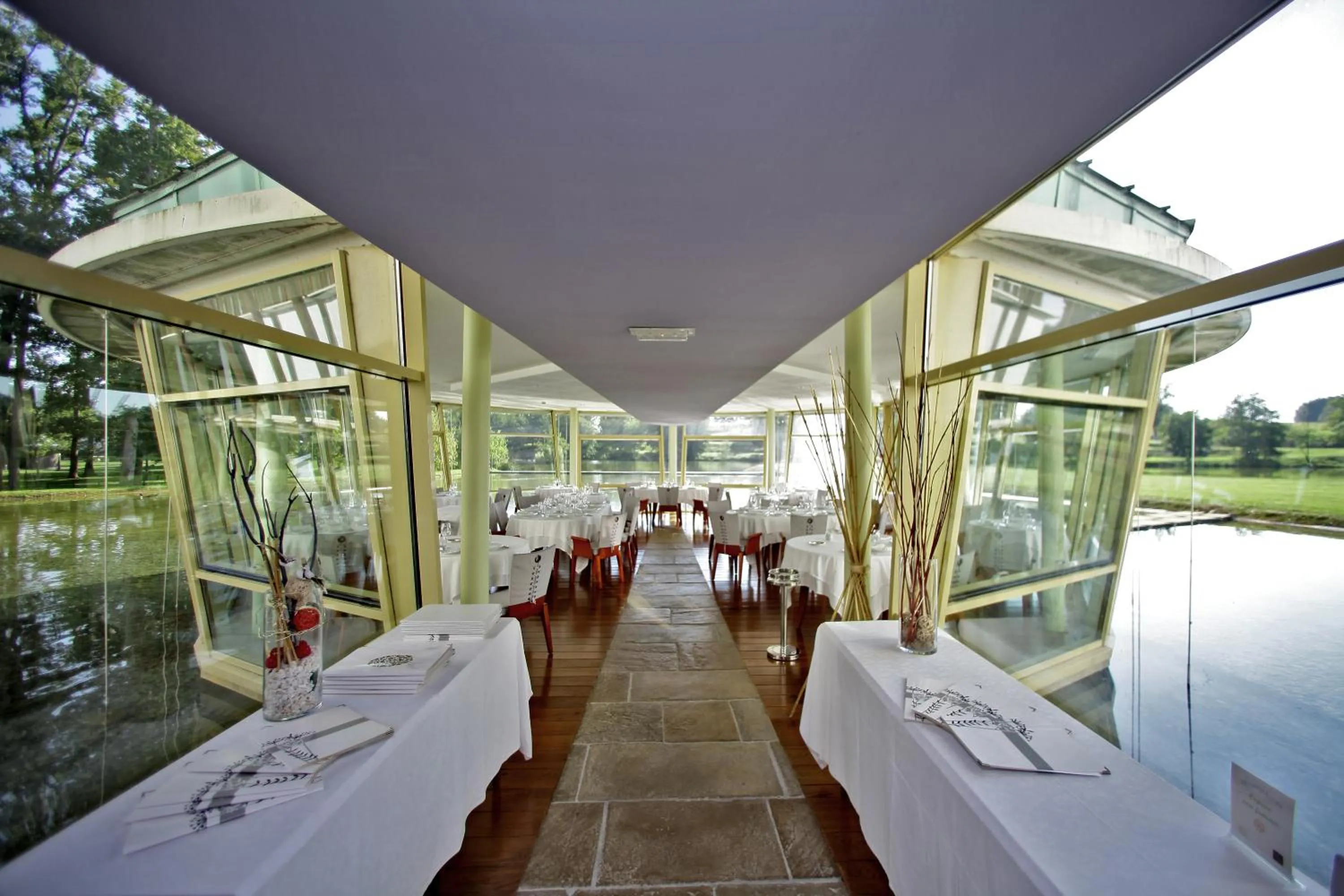 Restaurant/places to eat in Logis des Lacs d'Halco
