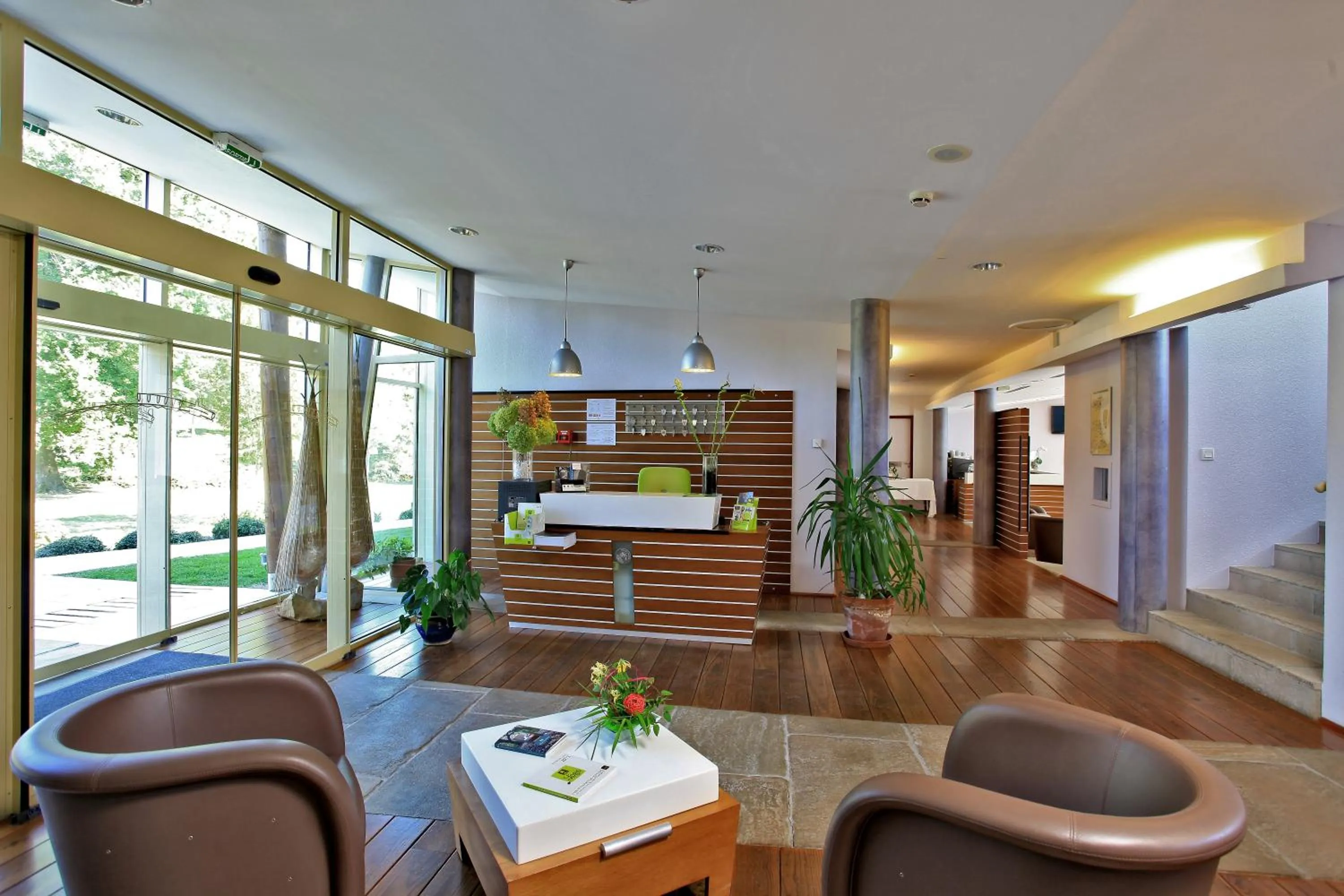 Lobby or reception in Logis des Lacs d'Halco