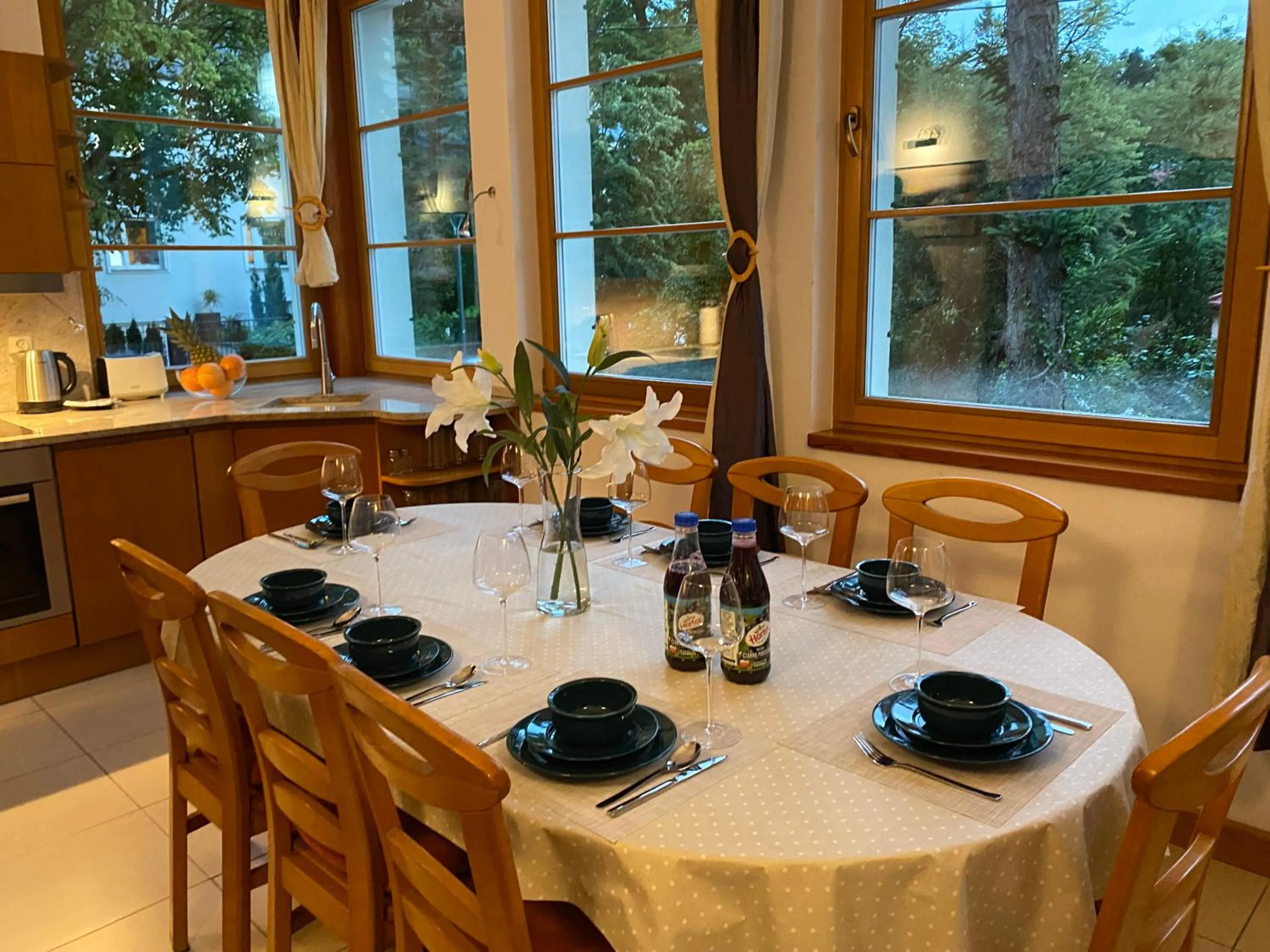 Dining area in Sopot Residence