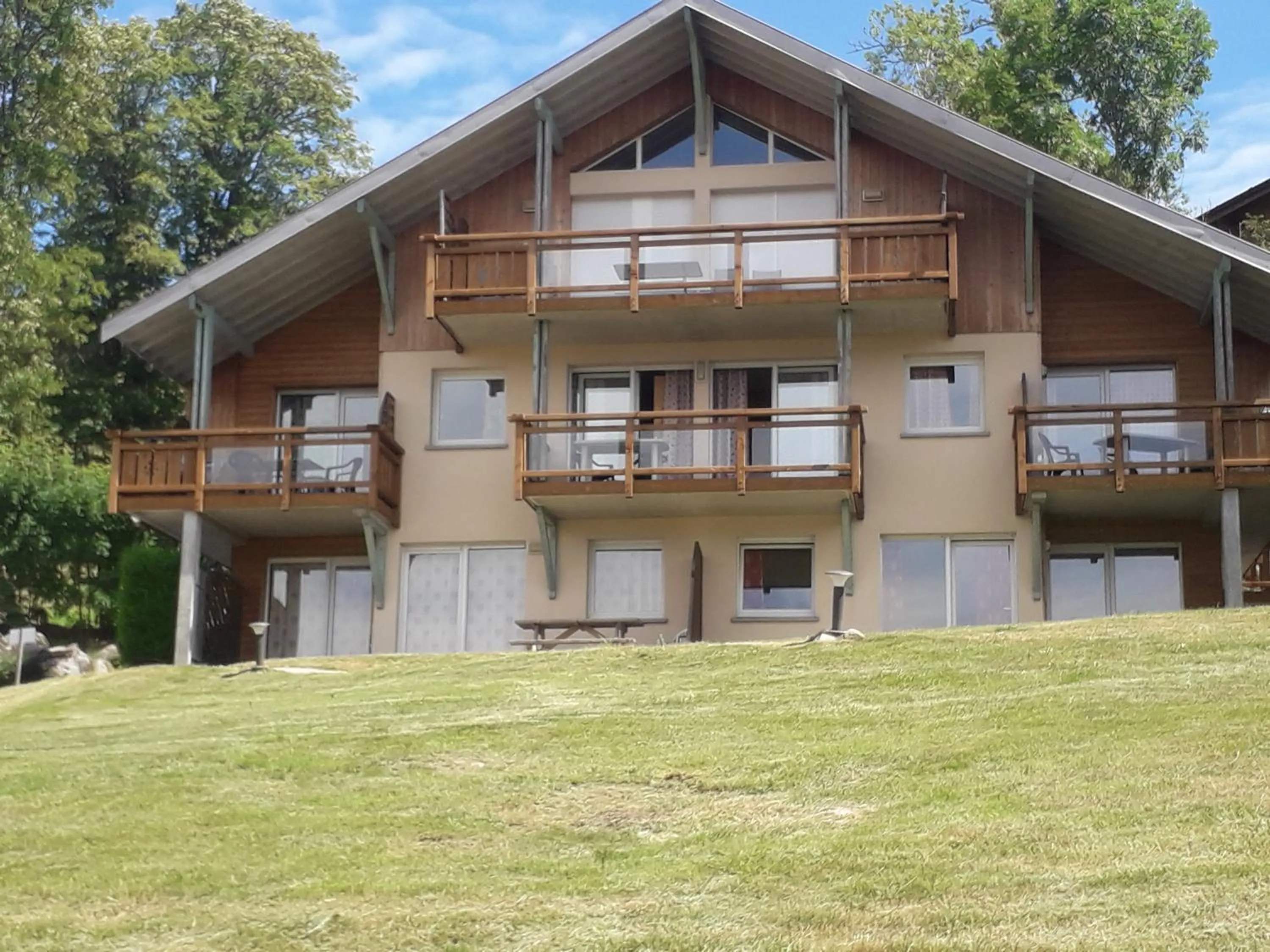 Property building in Les Adrets