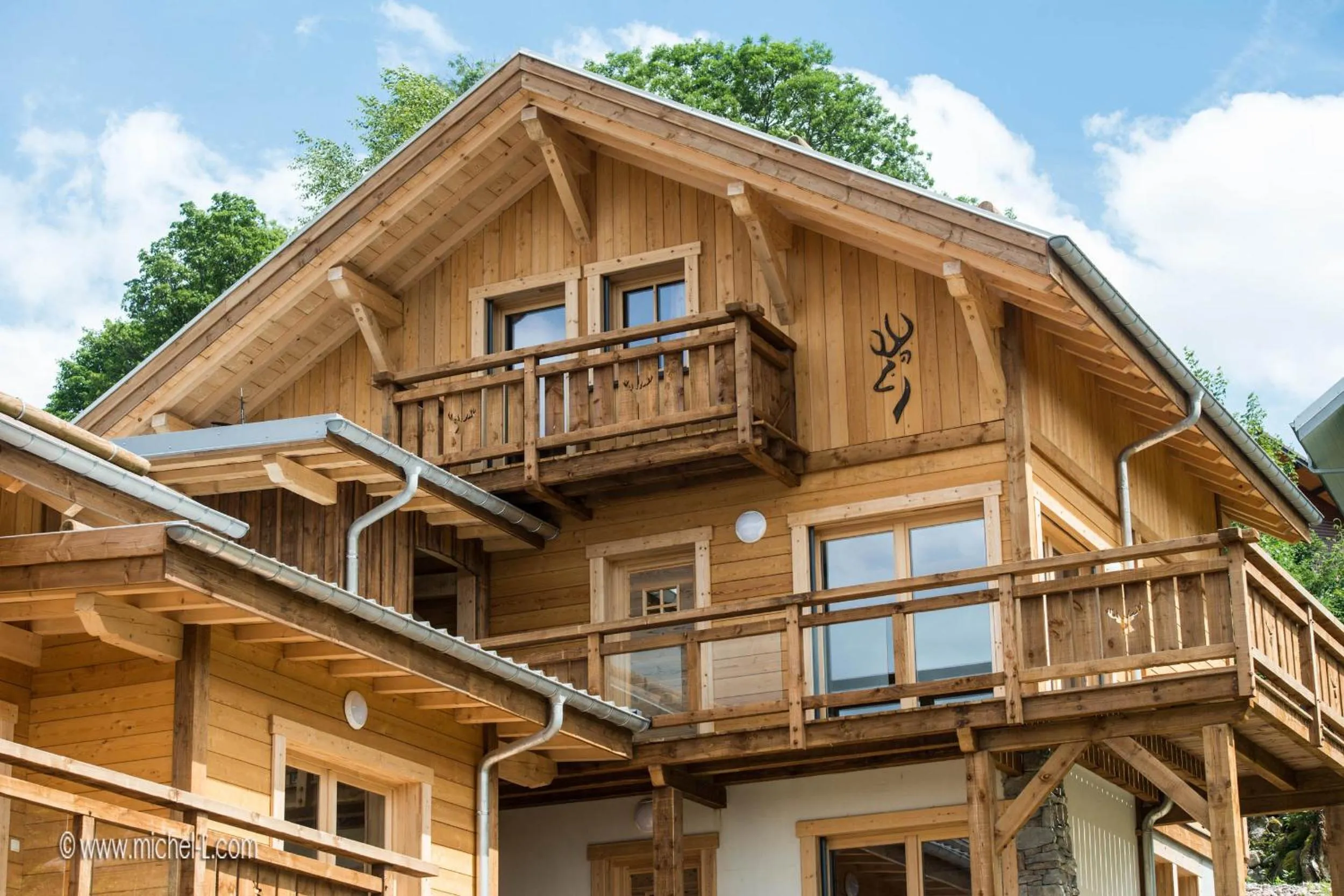 Property building in Les Adrets