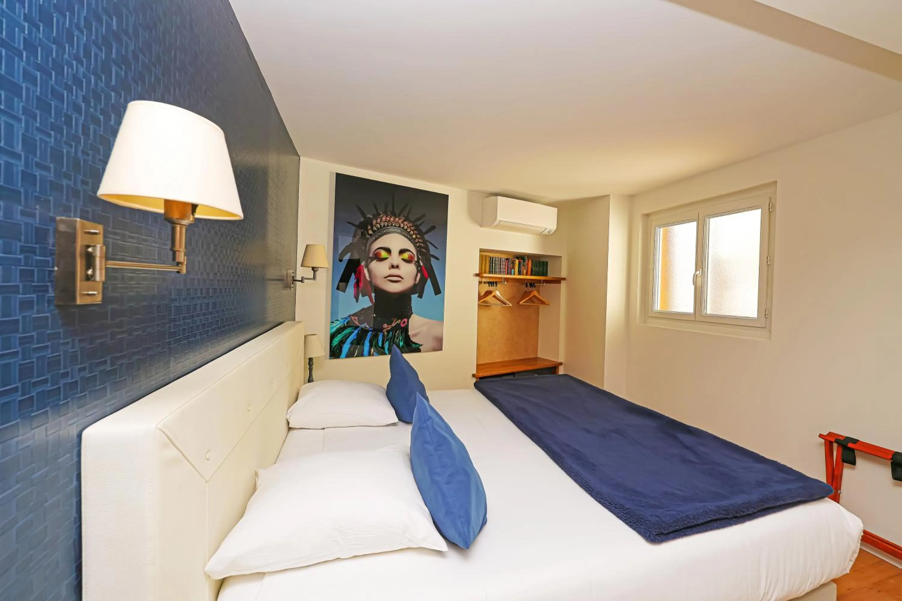 Bed in Charming Hôtel - Les Pasteliers