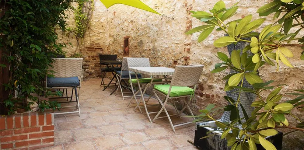 Hotel Les Pasteliers