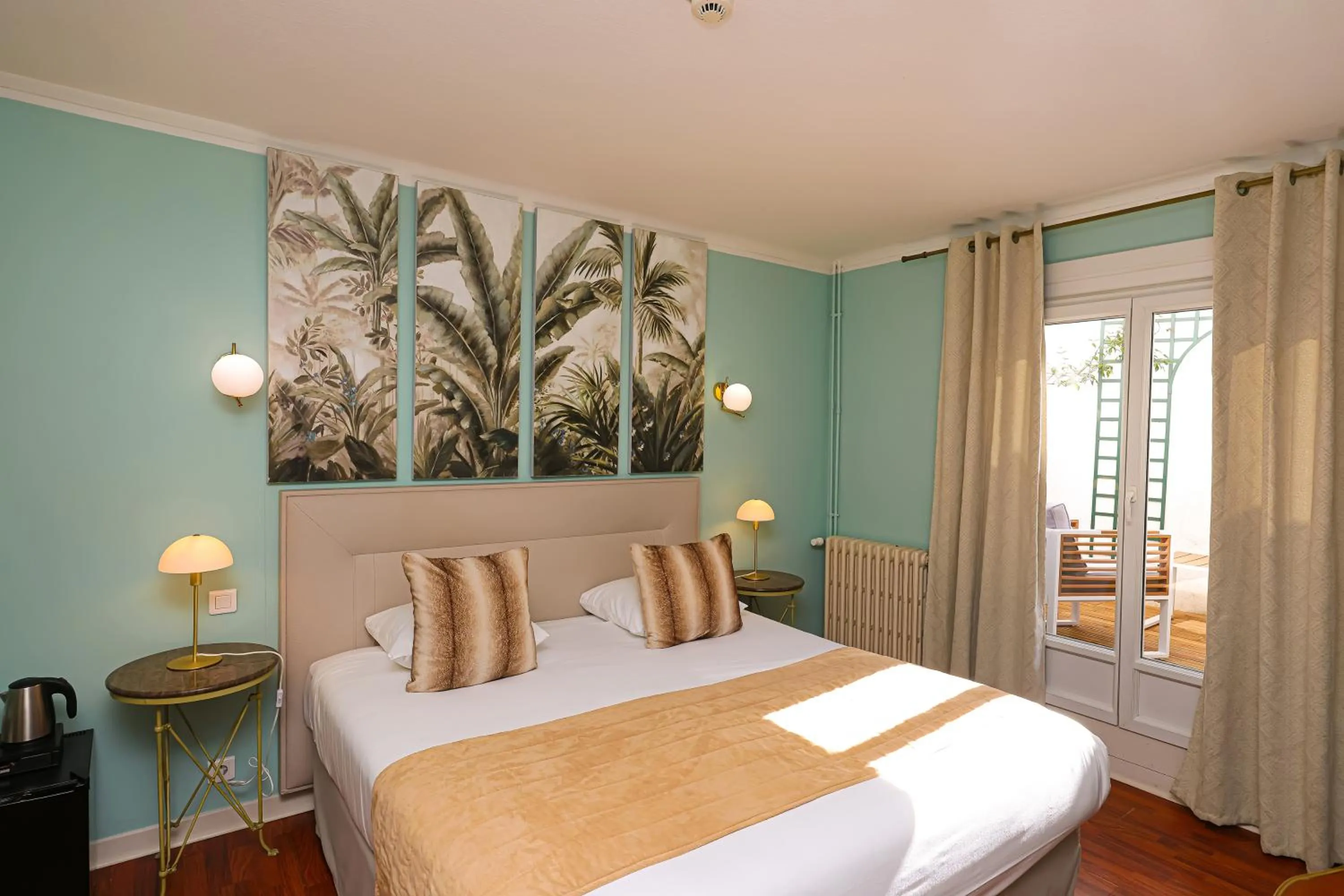 Bed in Charming Hôtel - Les Pasteliers