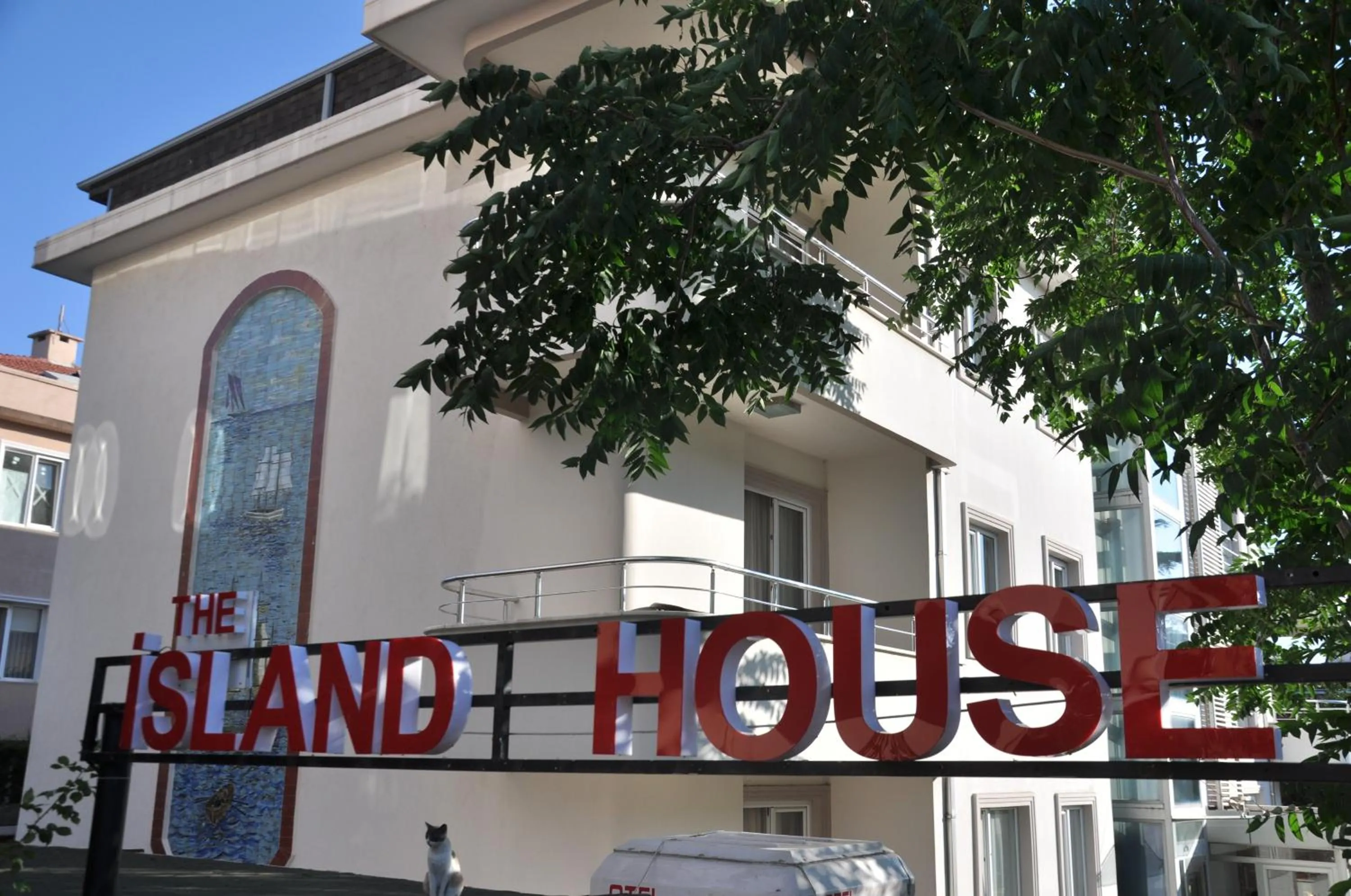 Facade/entrance in dragos island hotel