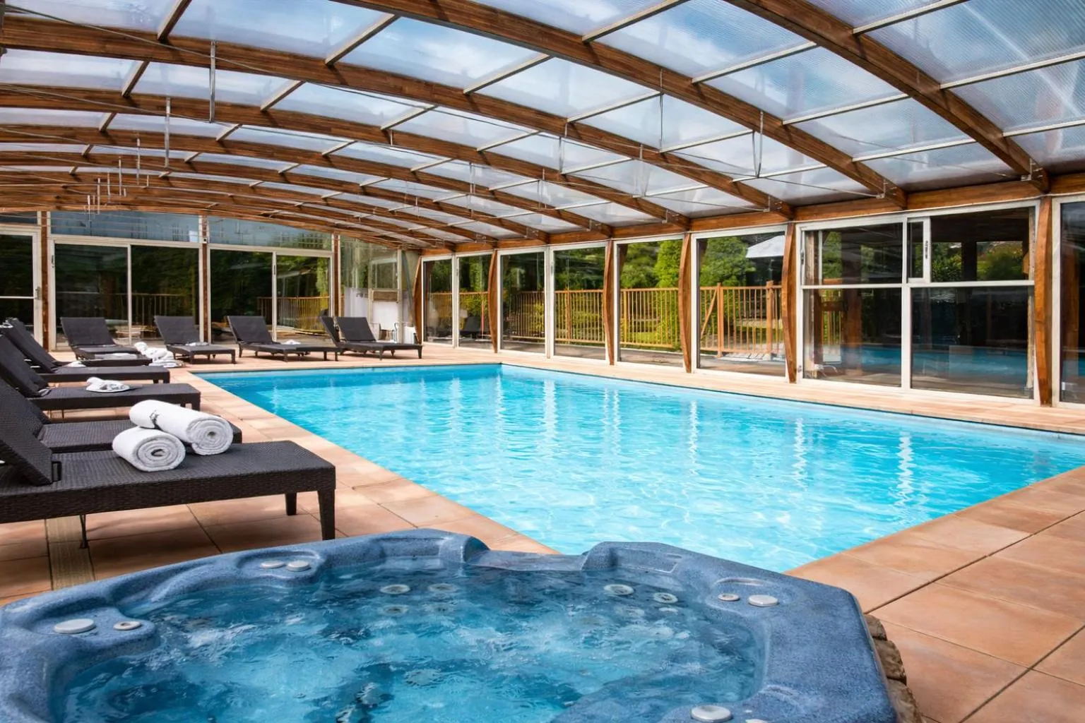 Steam room in Logis Hotel Le Lac