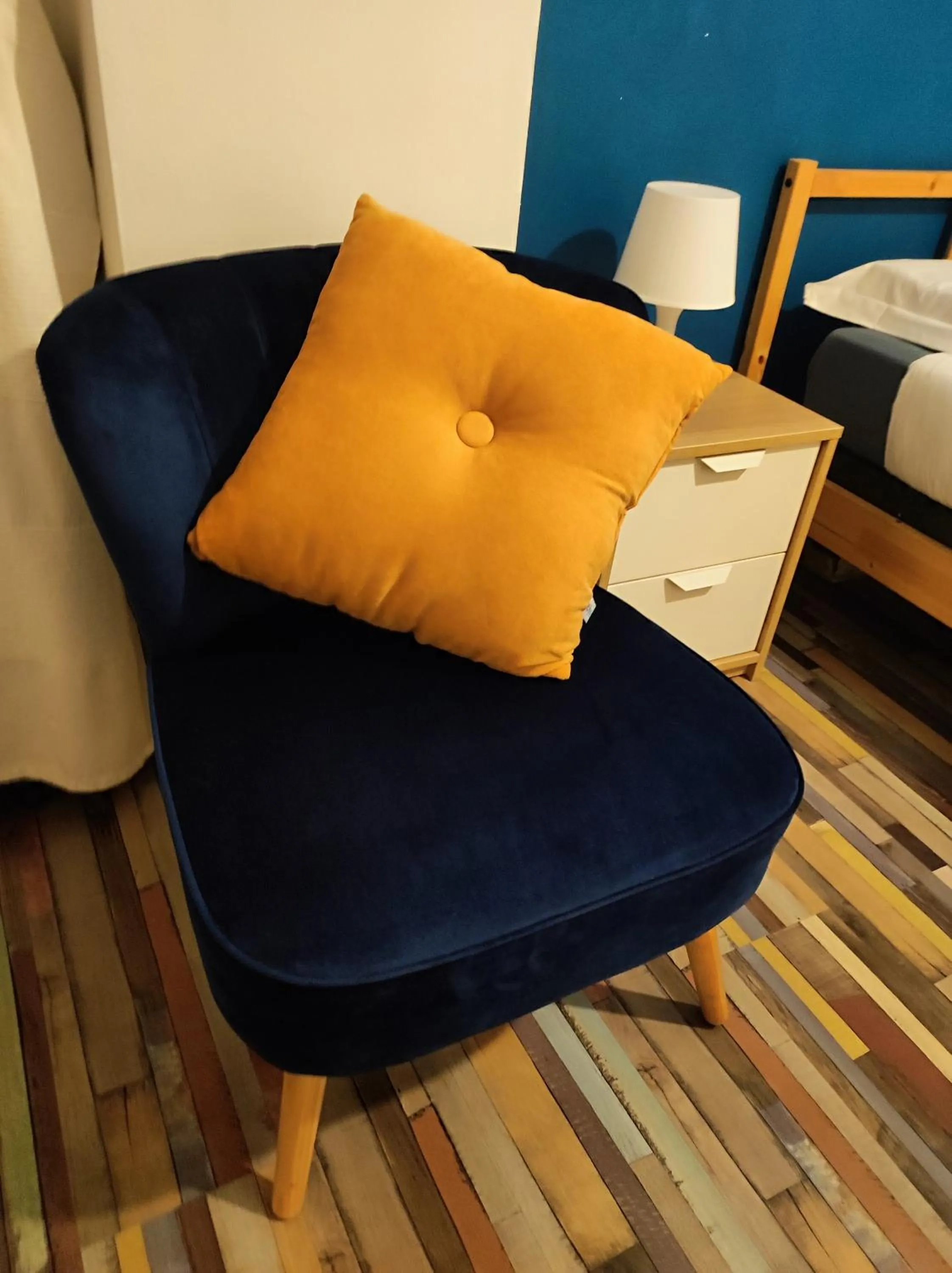 Seating area in RomAmoR Suite