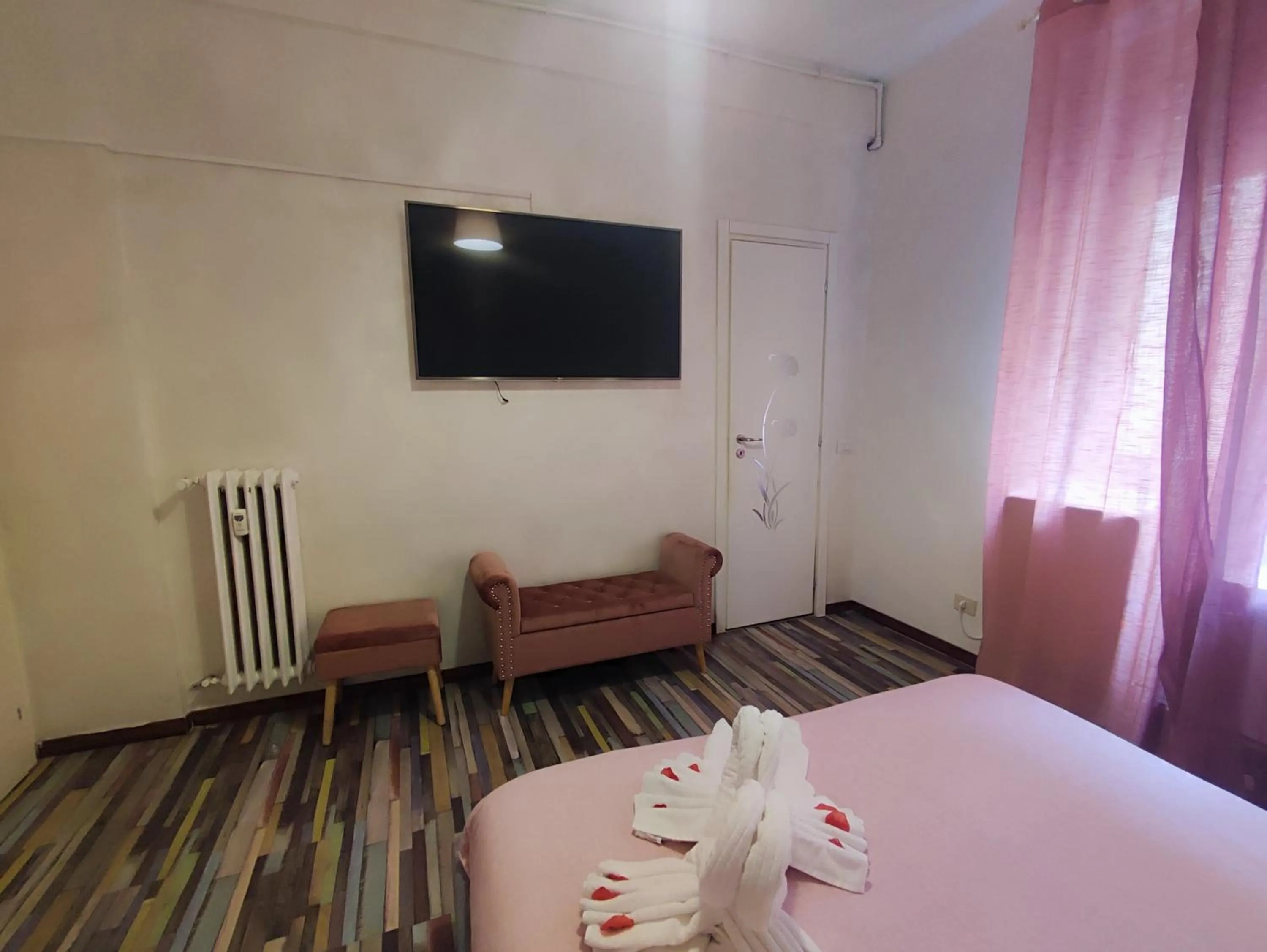 TV and multimedia in RomAmoR Suite