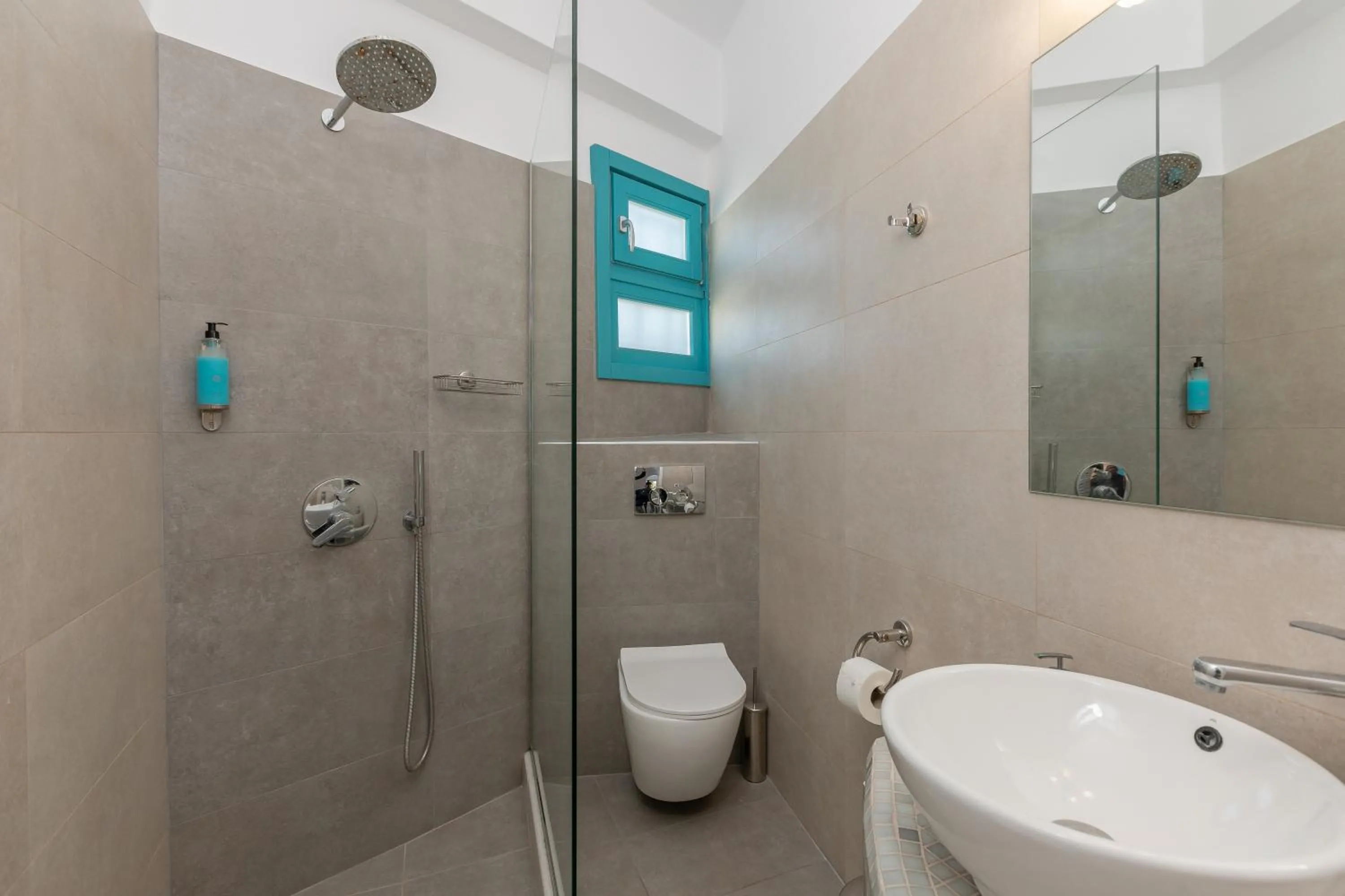 Shower in Nikolas Hotel