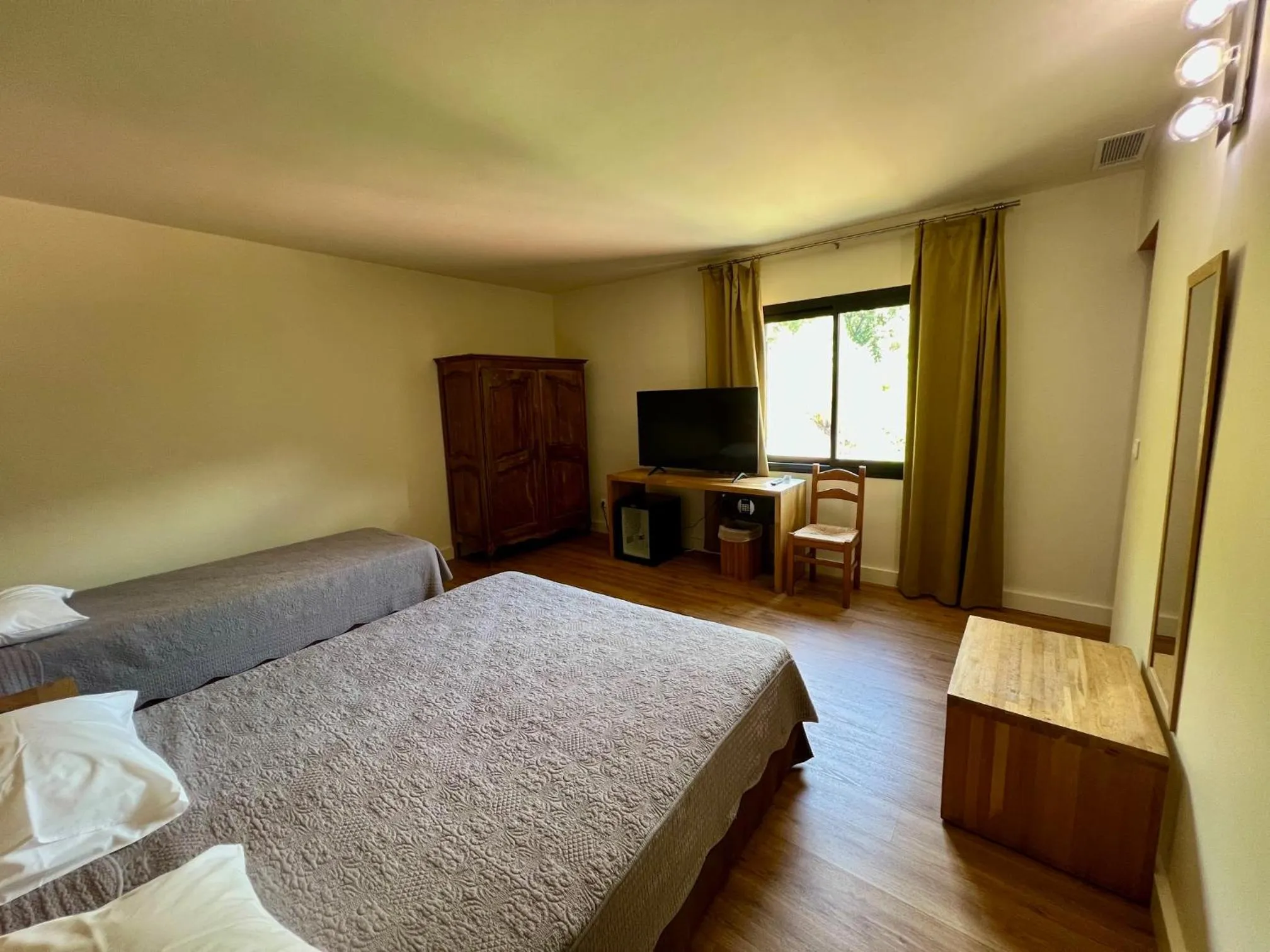 Standard Double Room in Logis Hotel Le Lonca