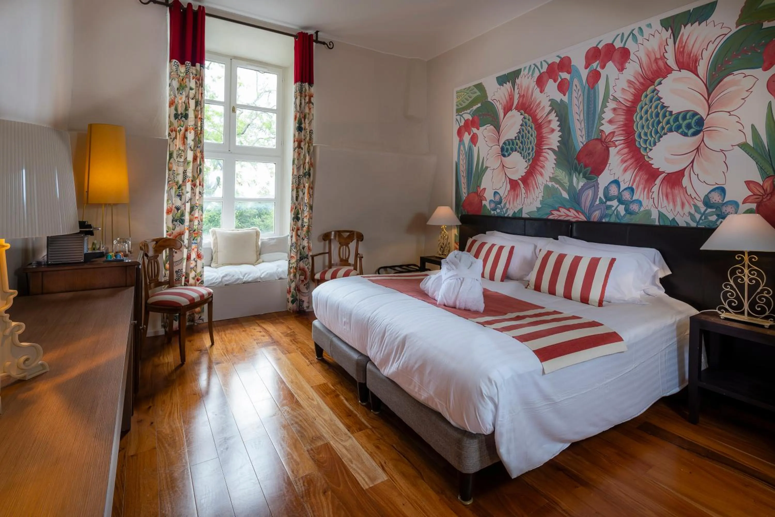 Photo of the whole room, Bed in Château De Siran - Hôtel & Spa