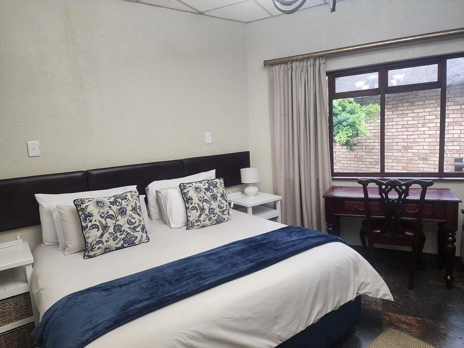 Bed in Goodnight Guest Lodge