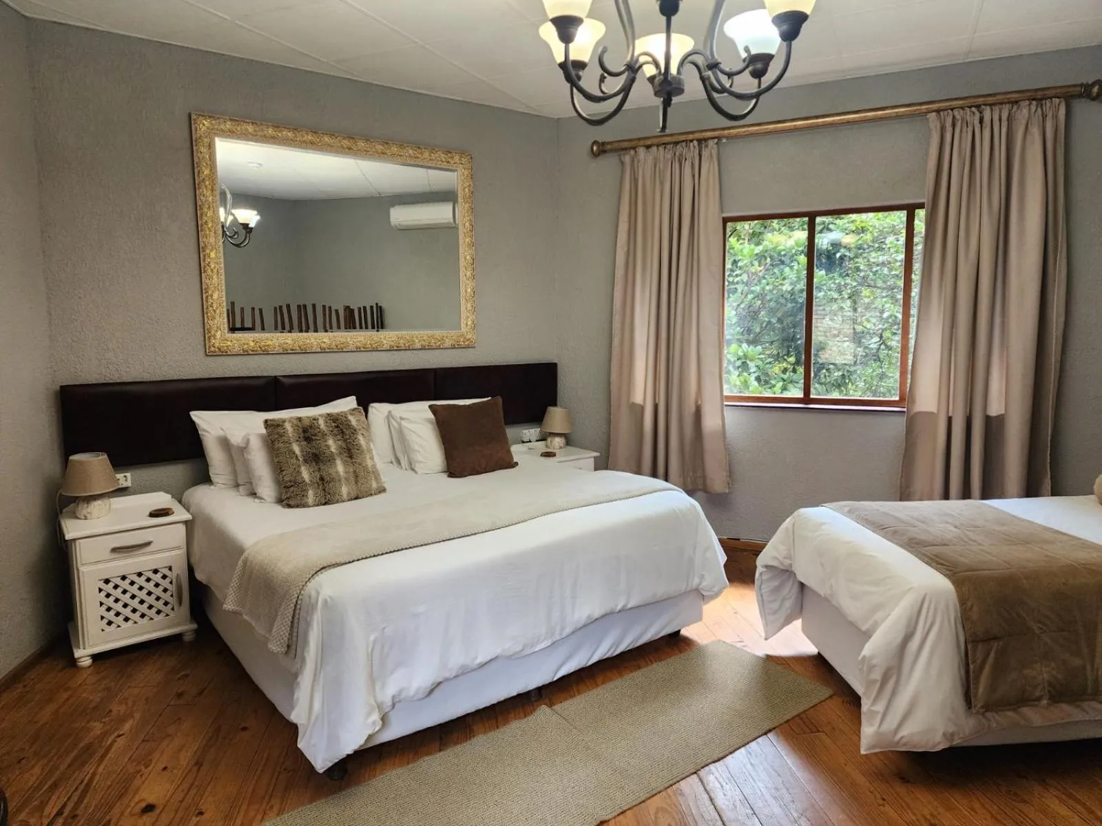 Bed in Goodnight Guest Lodge