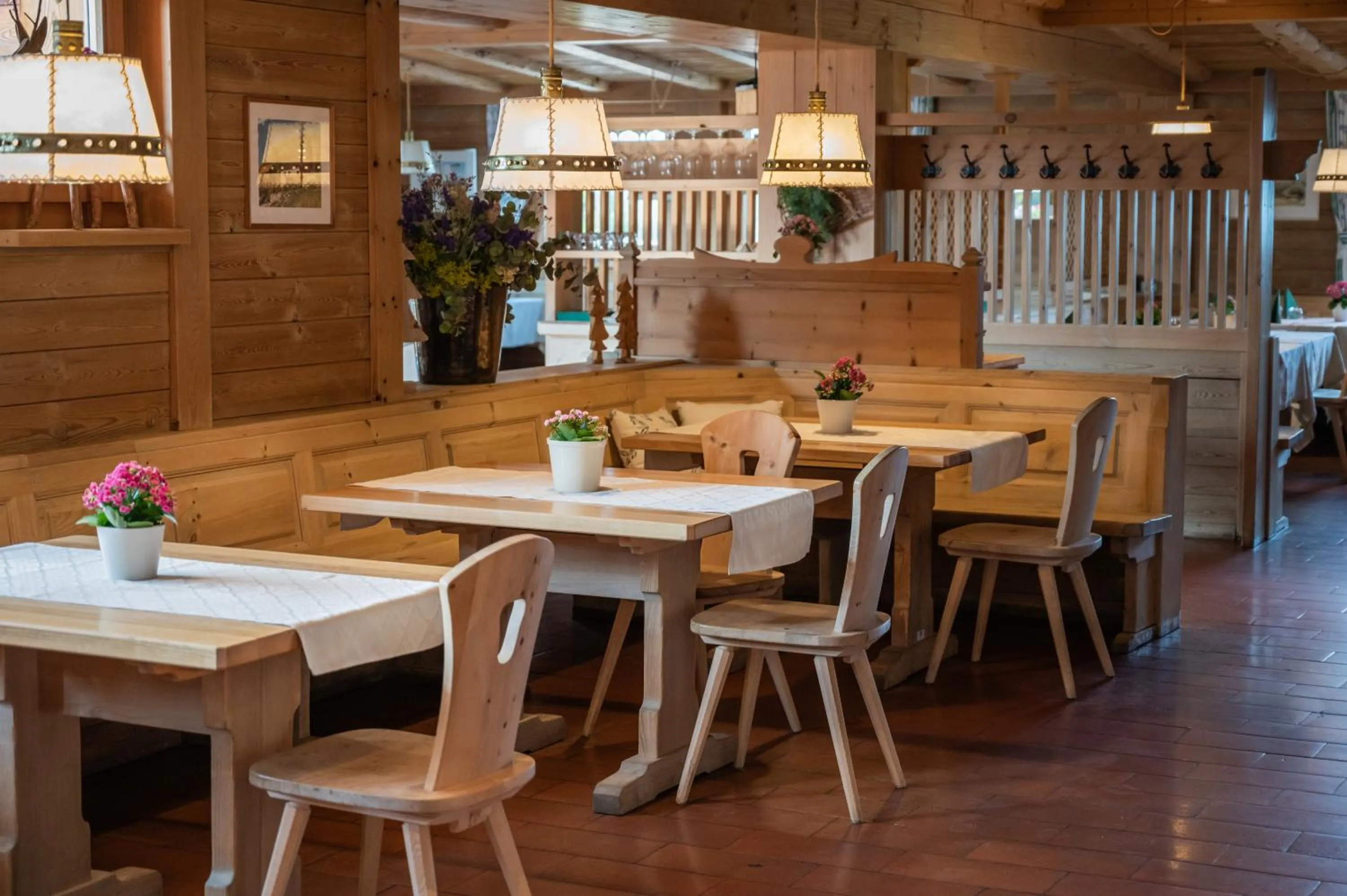 Restaurant/places to eat in Ütia De Börz