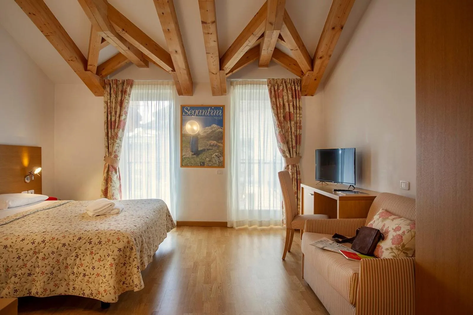 Bedroom, Bed in Hotel Romanda