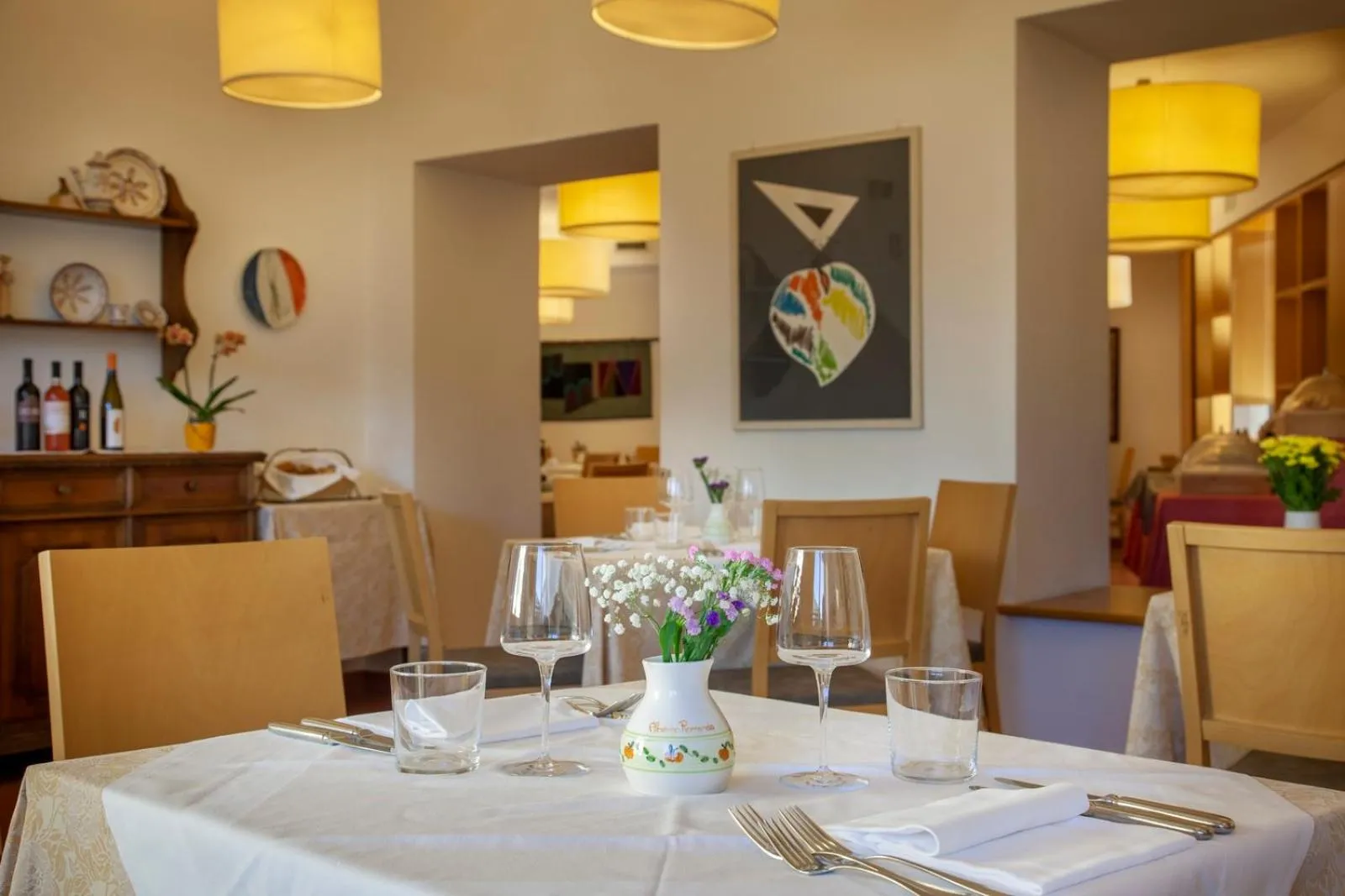 Restaurant/places to eat in Hotel Romanda