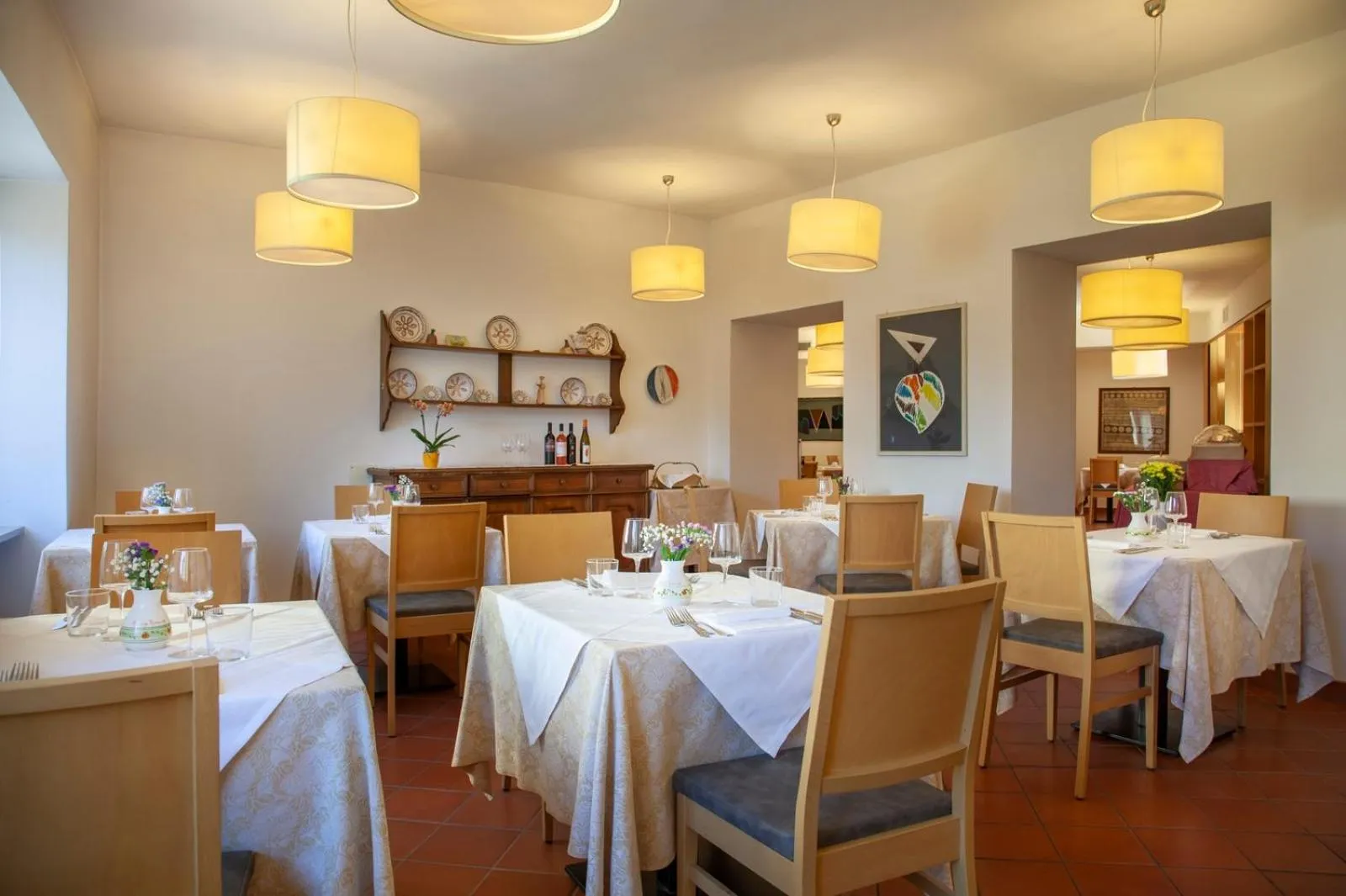 Restaurant/places to eat in Hotel Romanda