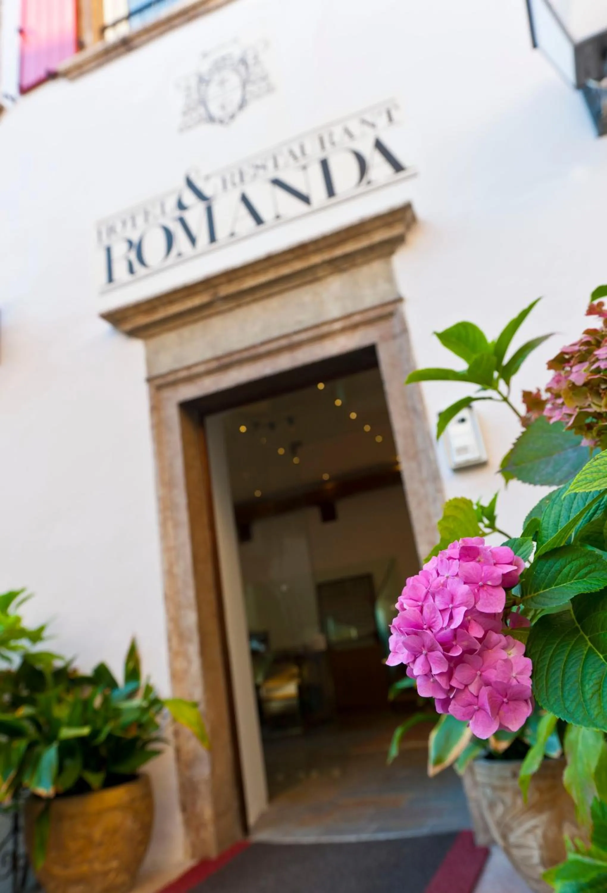 Facade/entrance in Hotel Romanda