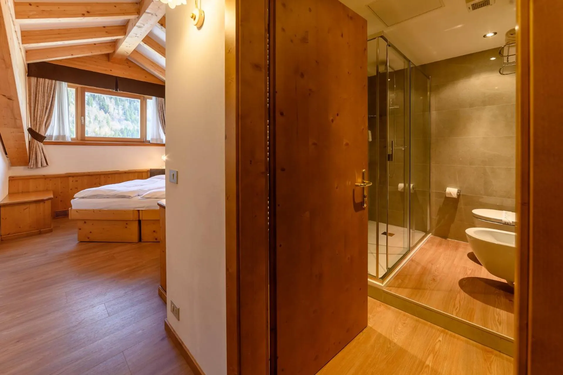 Bedroom, Bed in Hotel Crozzon