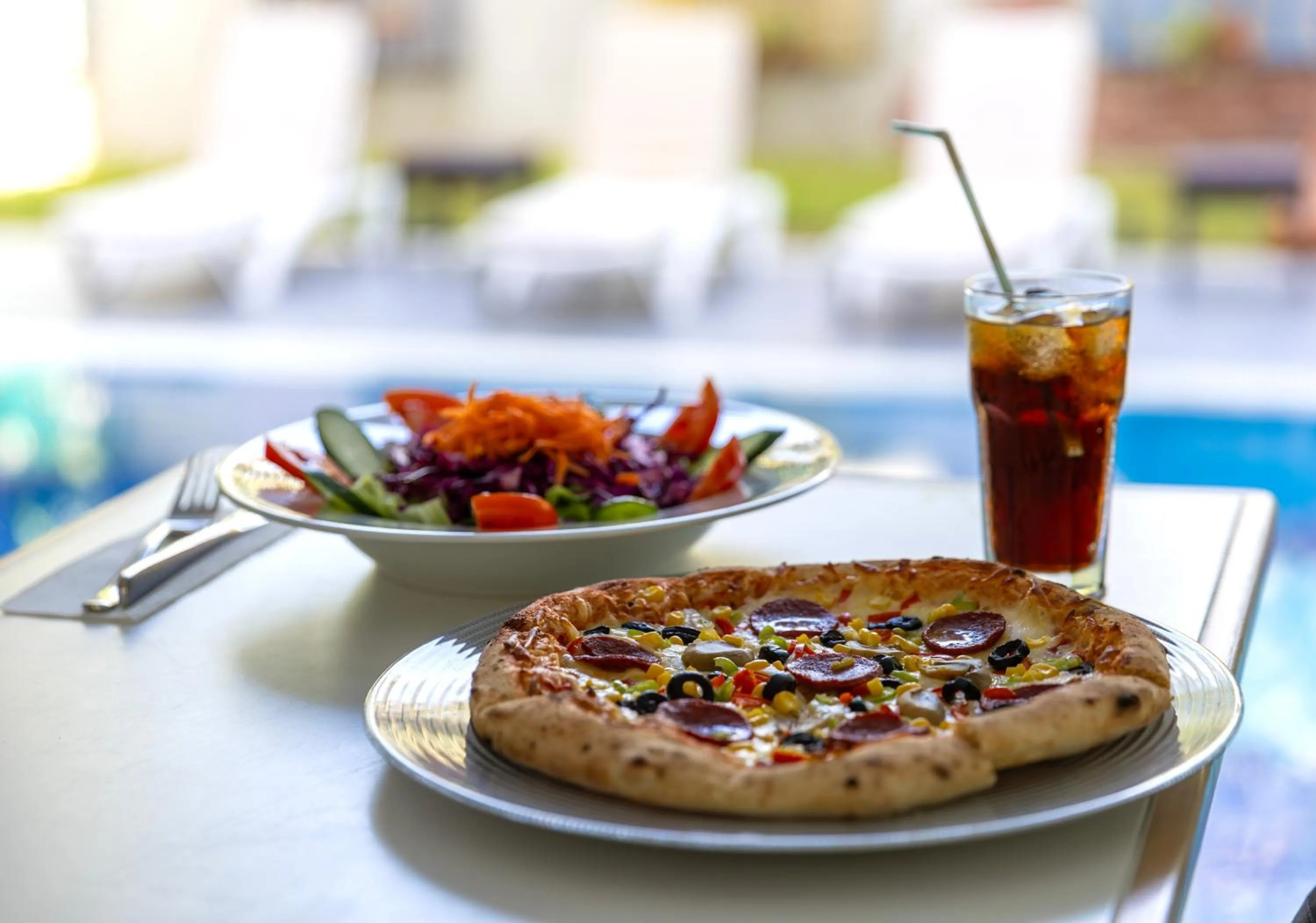 Restaurant/places to eat in Mene City Hotel