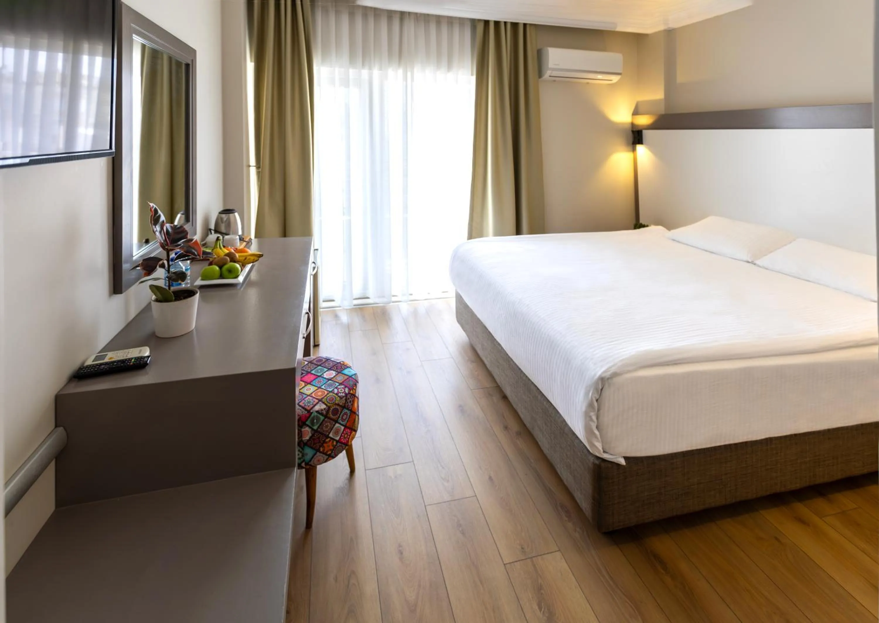 Bed in Mene City Hotel