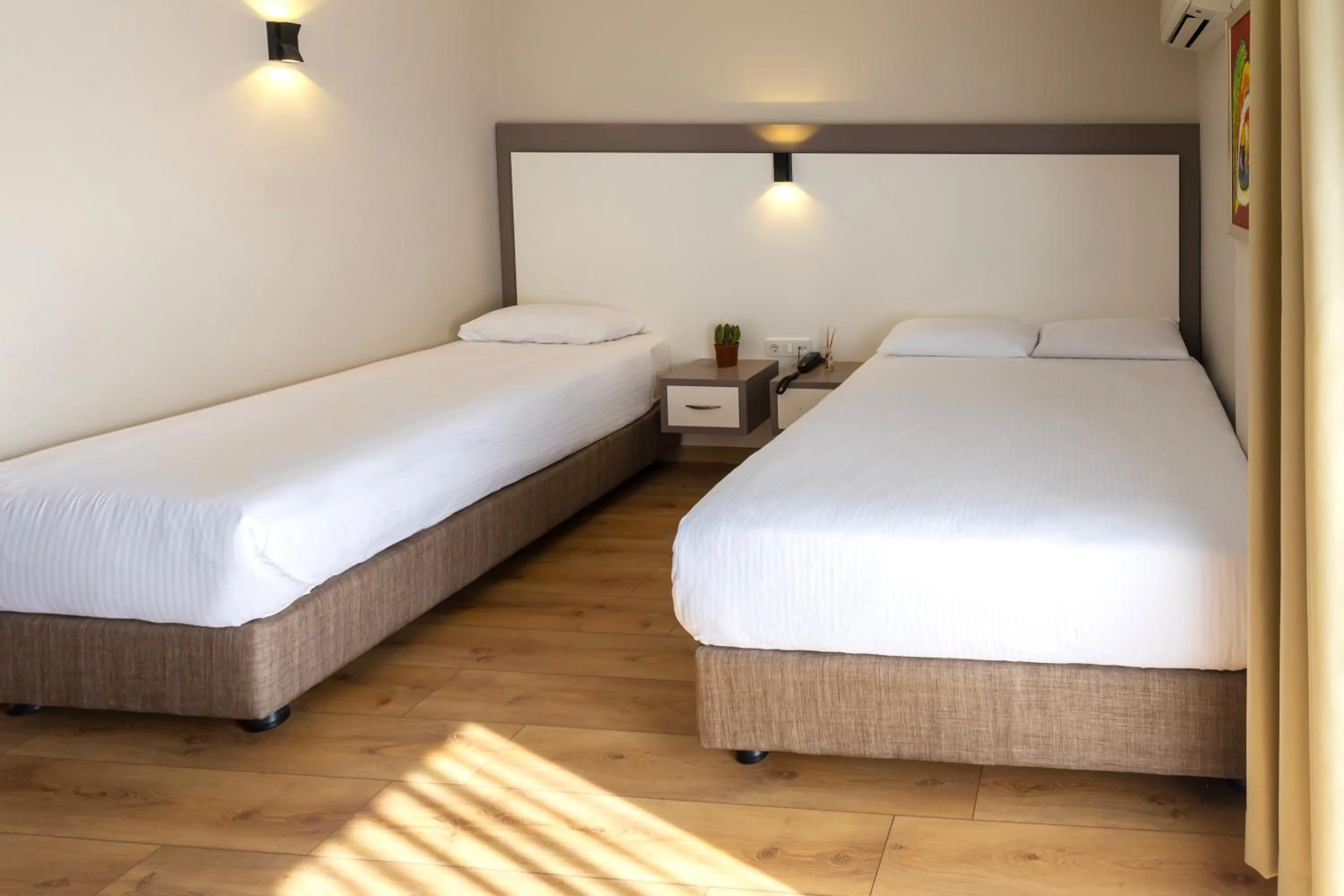 Photo of the whole room, Bed in Mene City Hotel