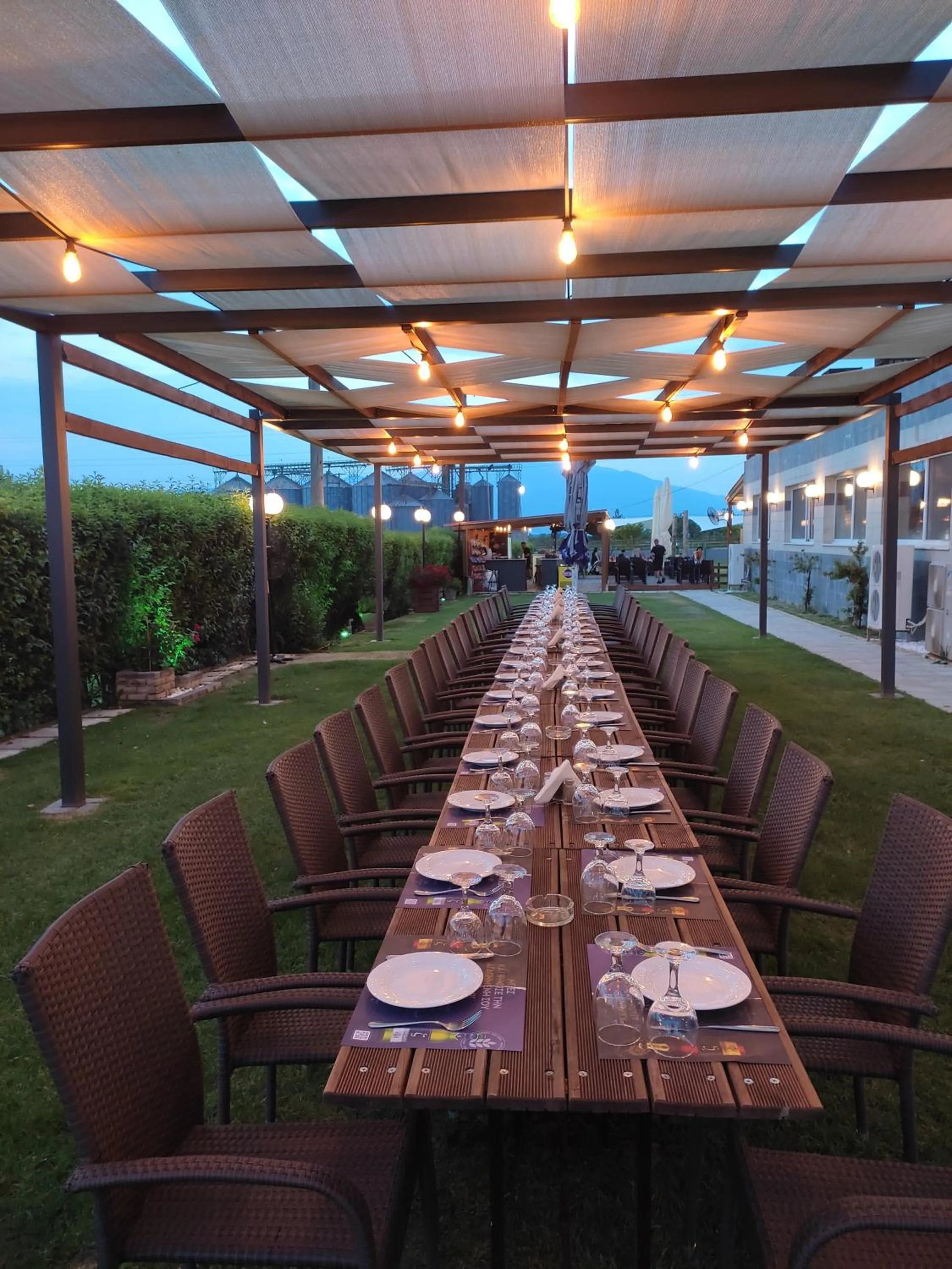 Restaurant/places to eat in Hotel Alexandros