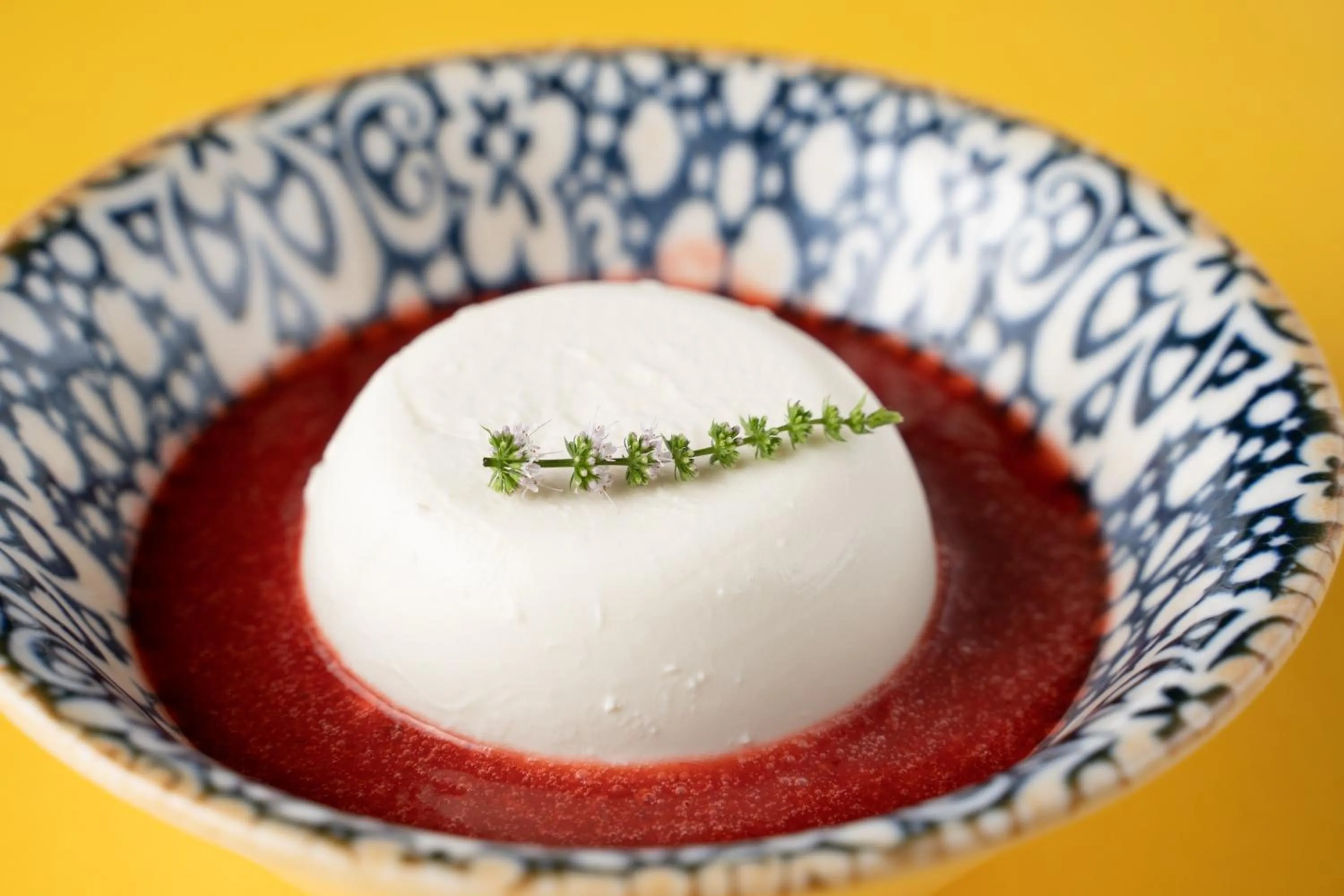 Restaurant/places to eat in Heliotrope Hotels