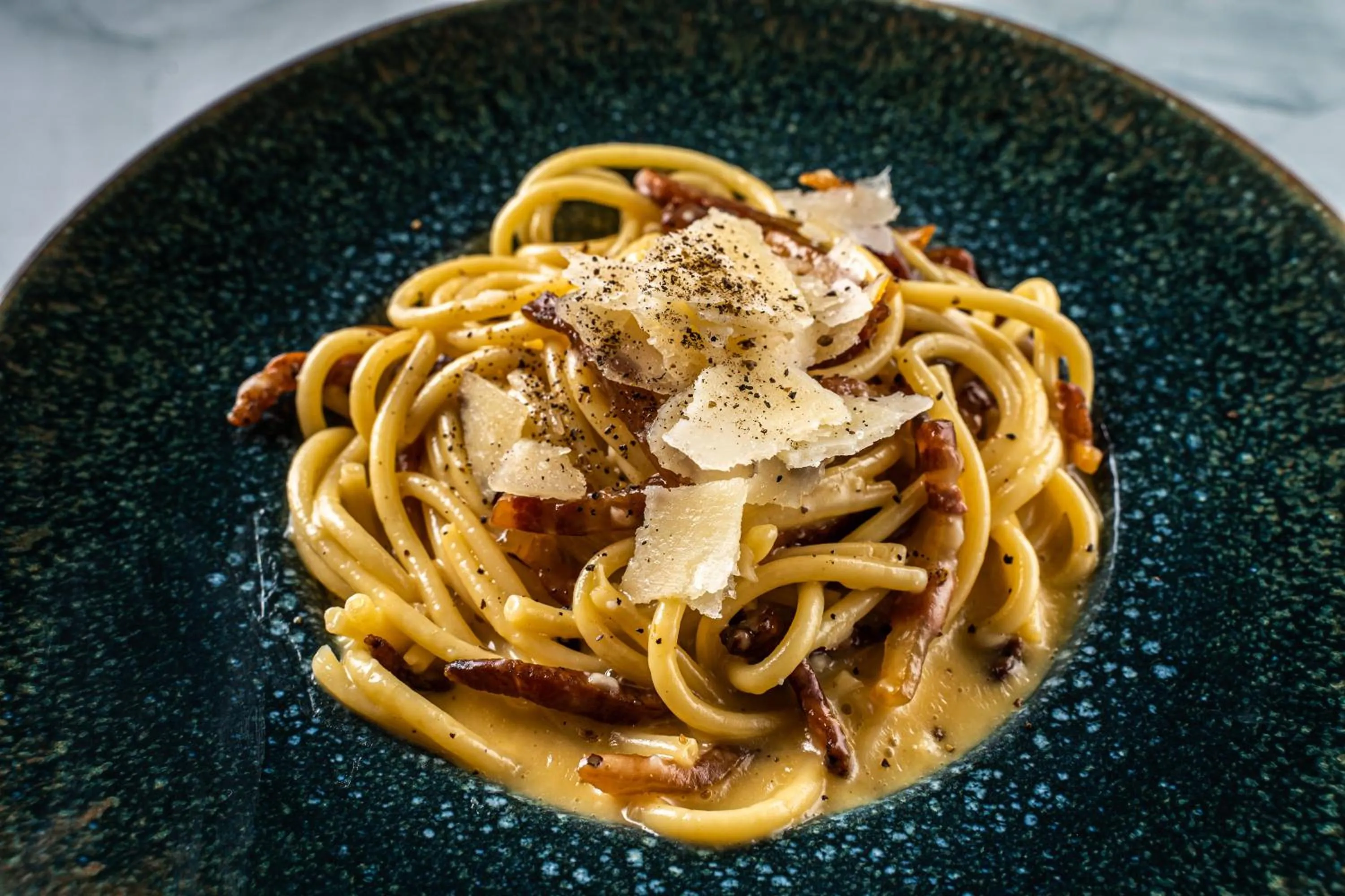 Restaurant/places to eat in Heliotrope Hotels