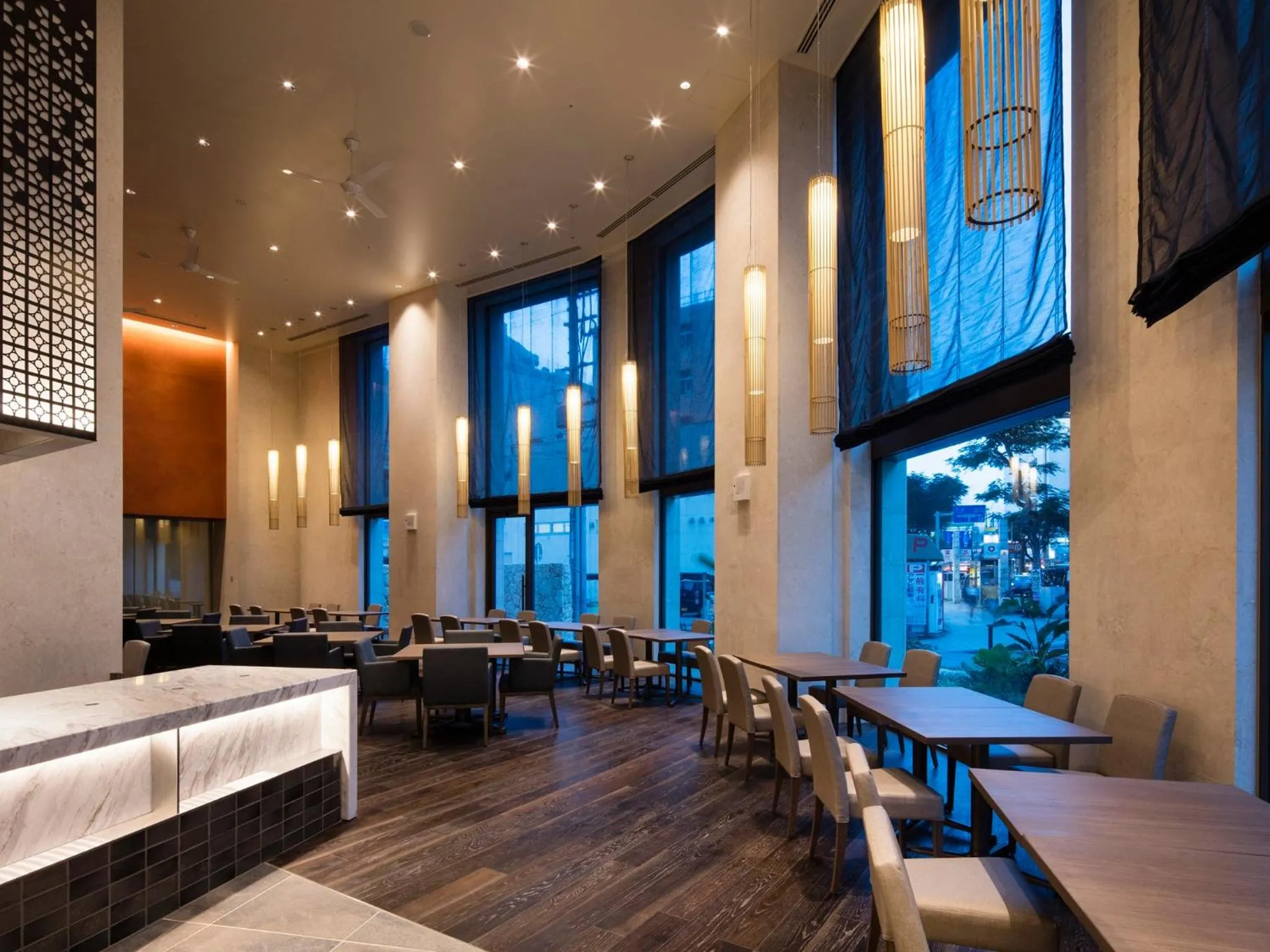 Restaurant/places to eat in JR Kyushu Hotel Blossom Naha