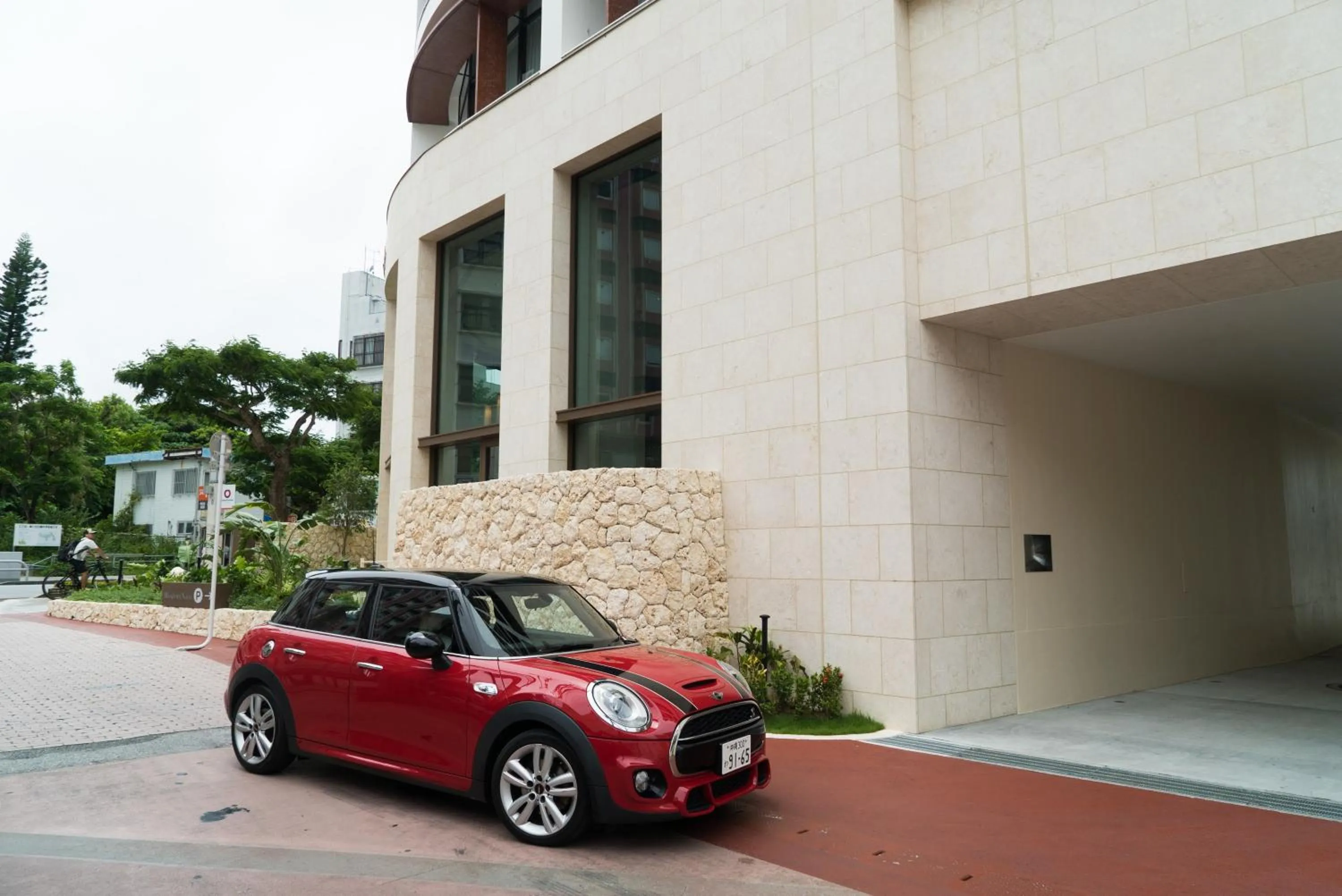 Parking in JR Kyushu Hotel Blossom Naha