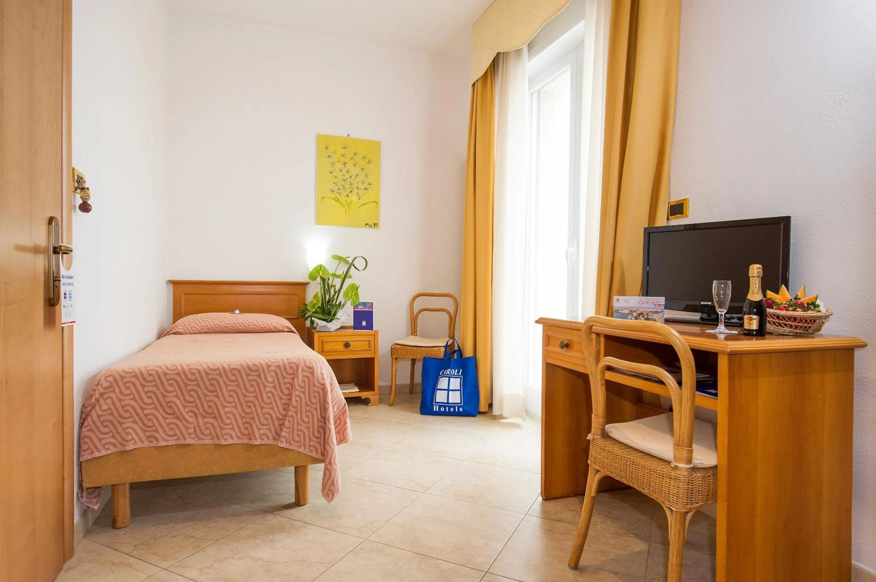 Bed in Joli Park Hotel - Caroli Hotels