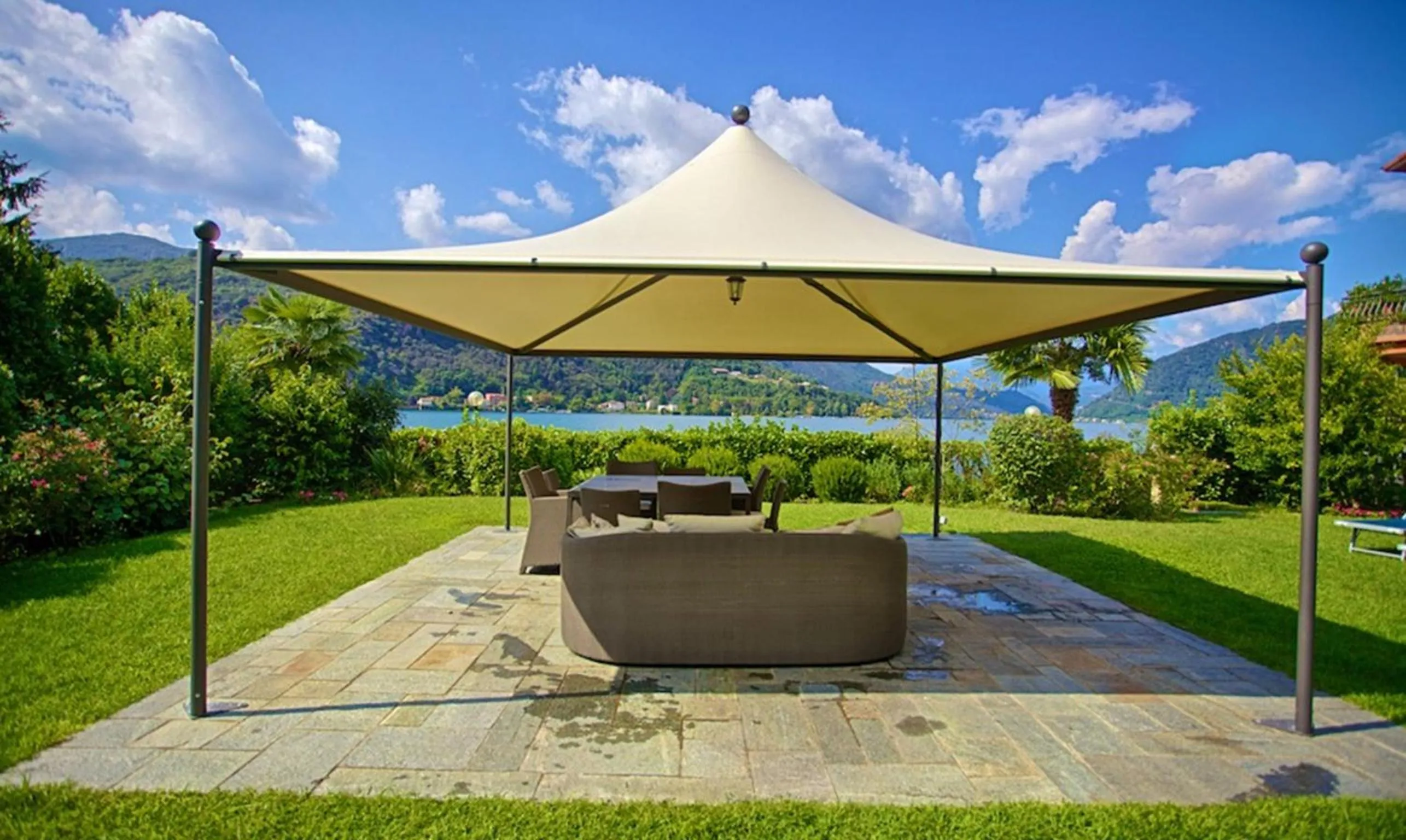 Garden view in B&B Dolce vista al lago Lugano