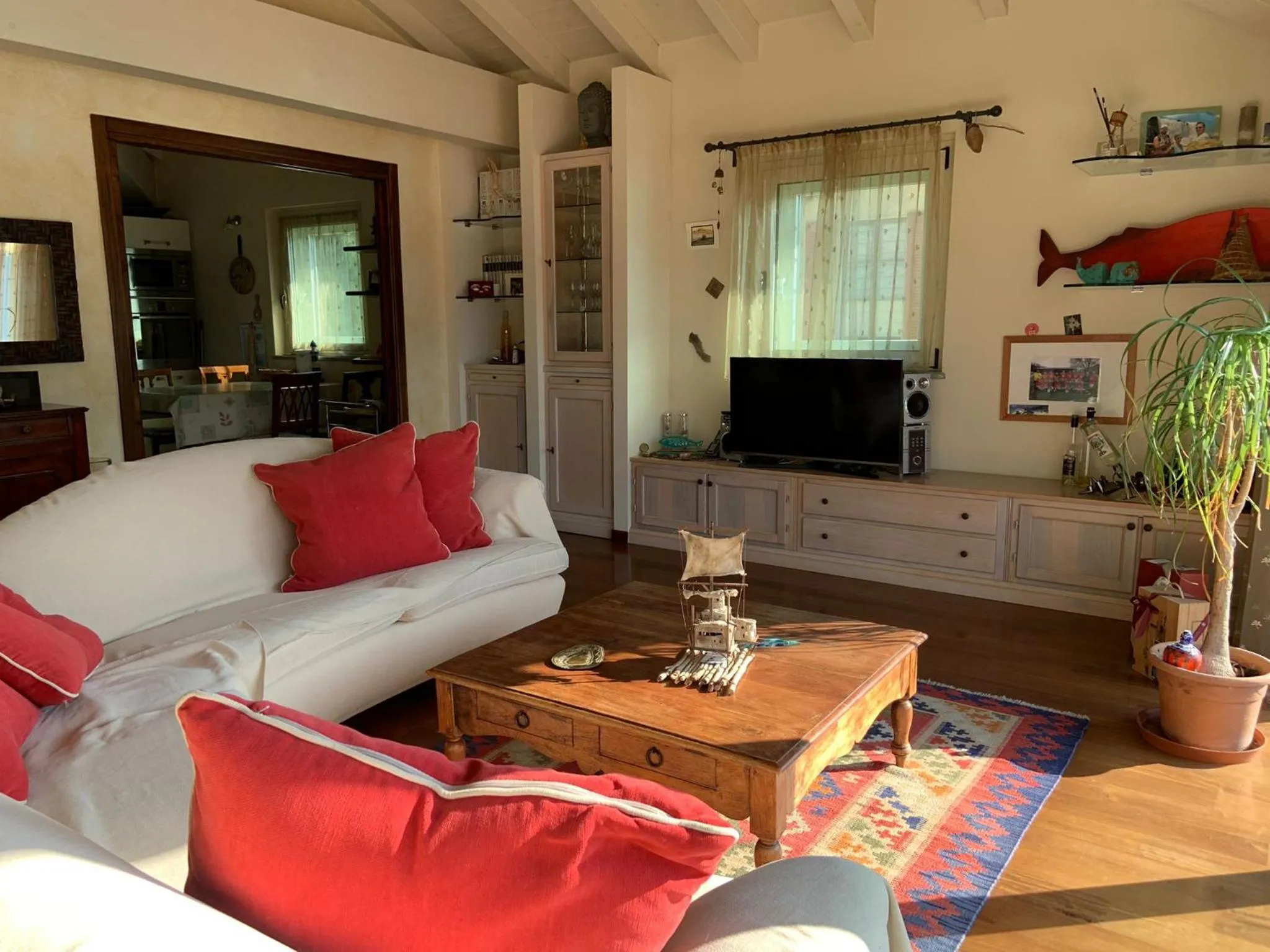 Communal lounge/ TV room in B&B Dolce vista al lago Lugano