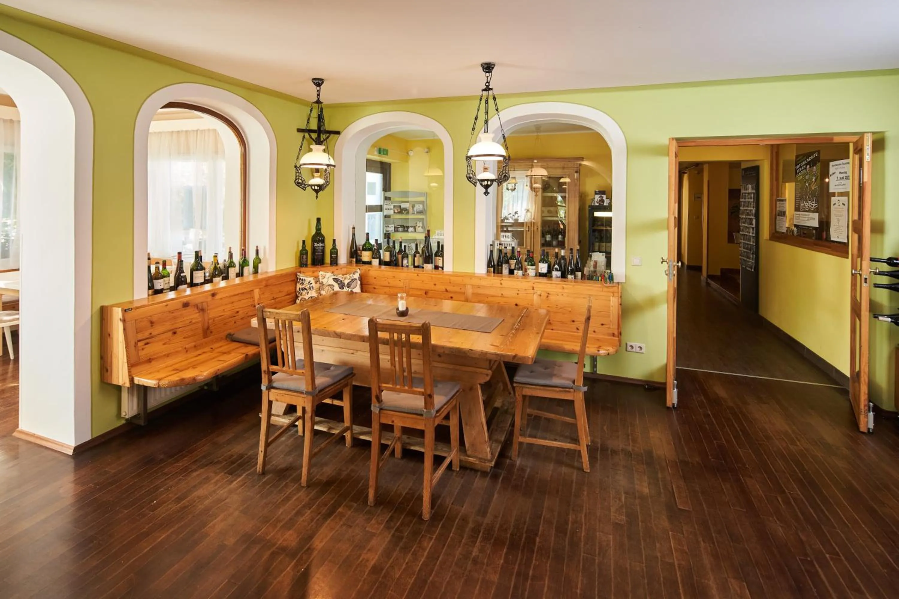 Restaurant/places to eat in Breitenfelderhof zur Riegersburg