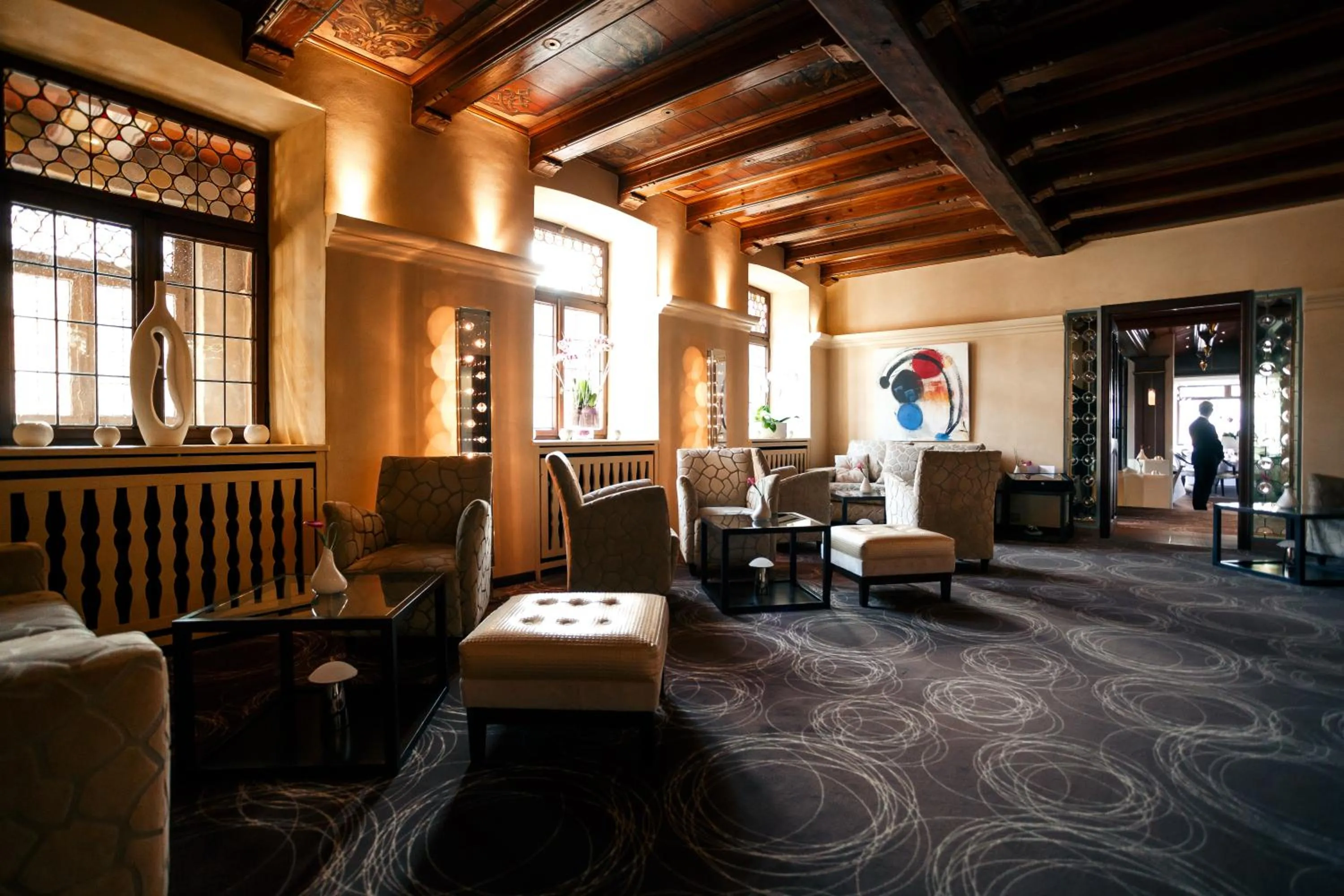 Lounge or bar in L'auberge Du Cheval Blanc et Spa