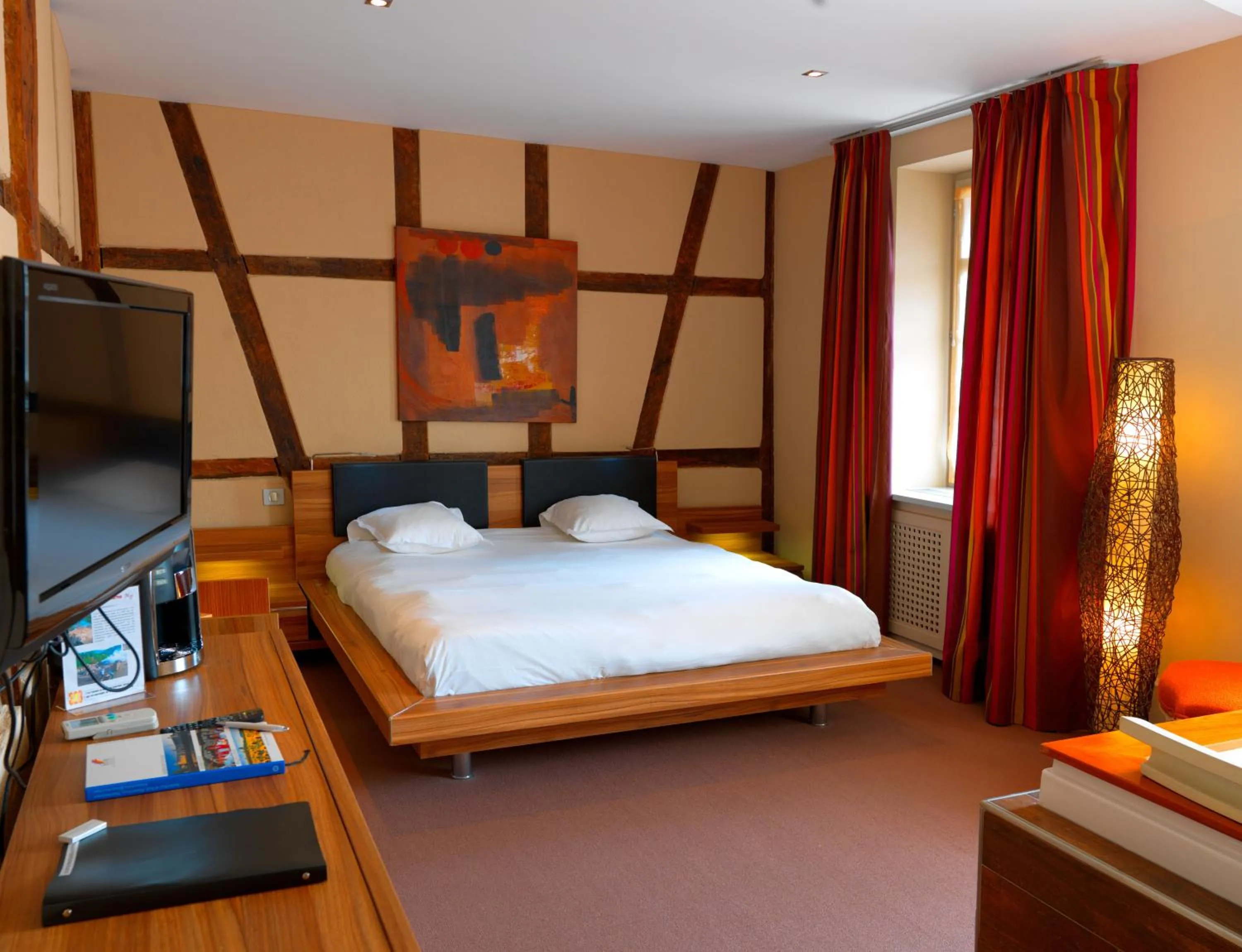 Day, Bed in L'auberge Du Cheval Blanc et Spa