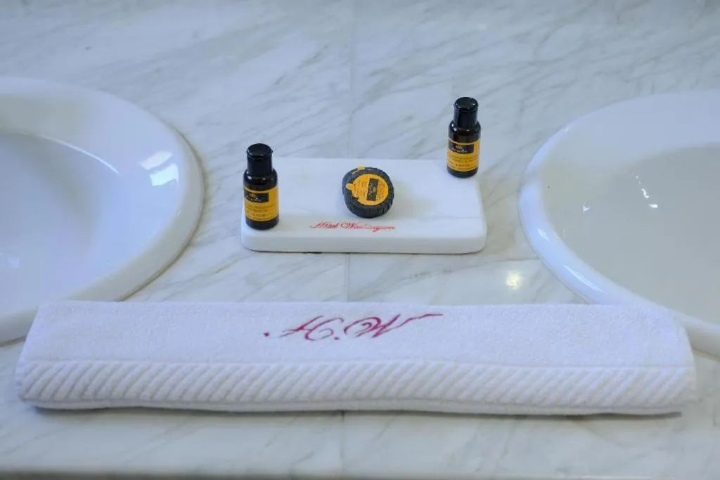 Bathroom in Washington Hotel