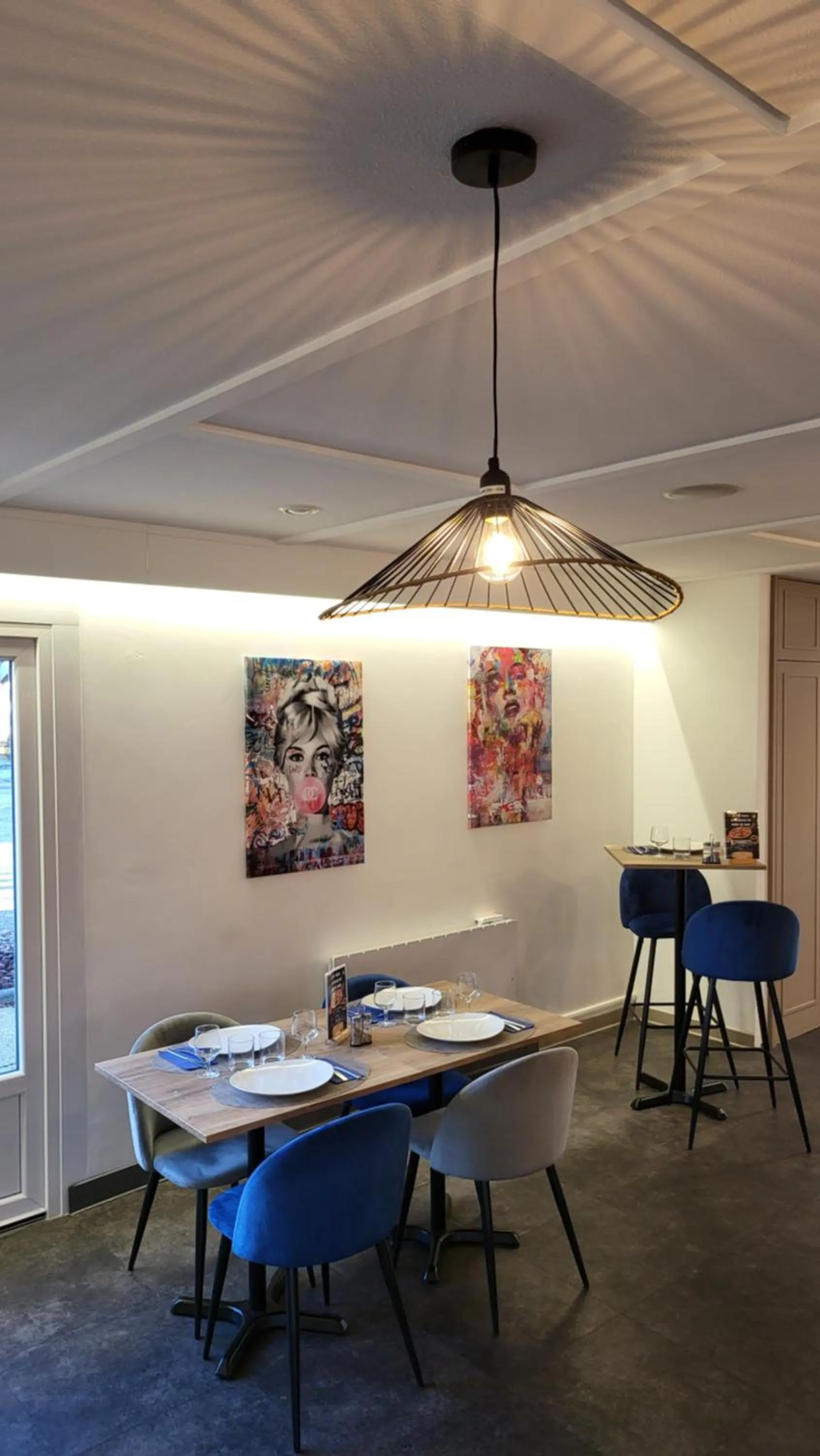 Restaurant/places to eat in Kyriad Bellegarde - Genève