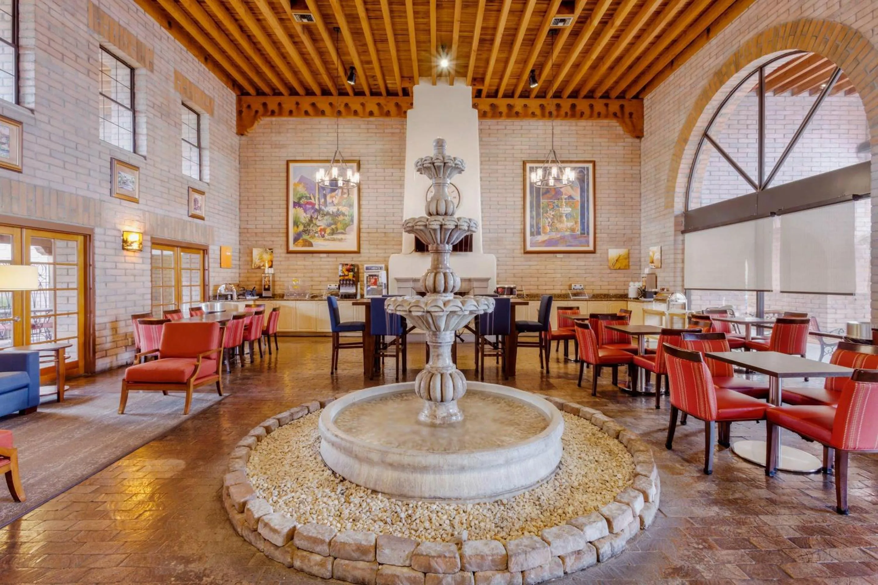 Lobby or reception in Comfort Suites Tucson near Sabino Canyon