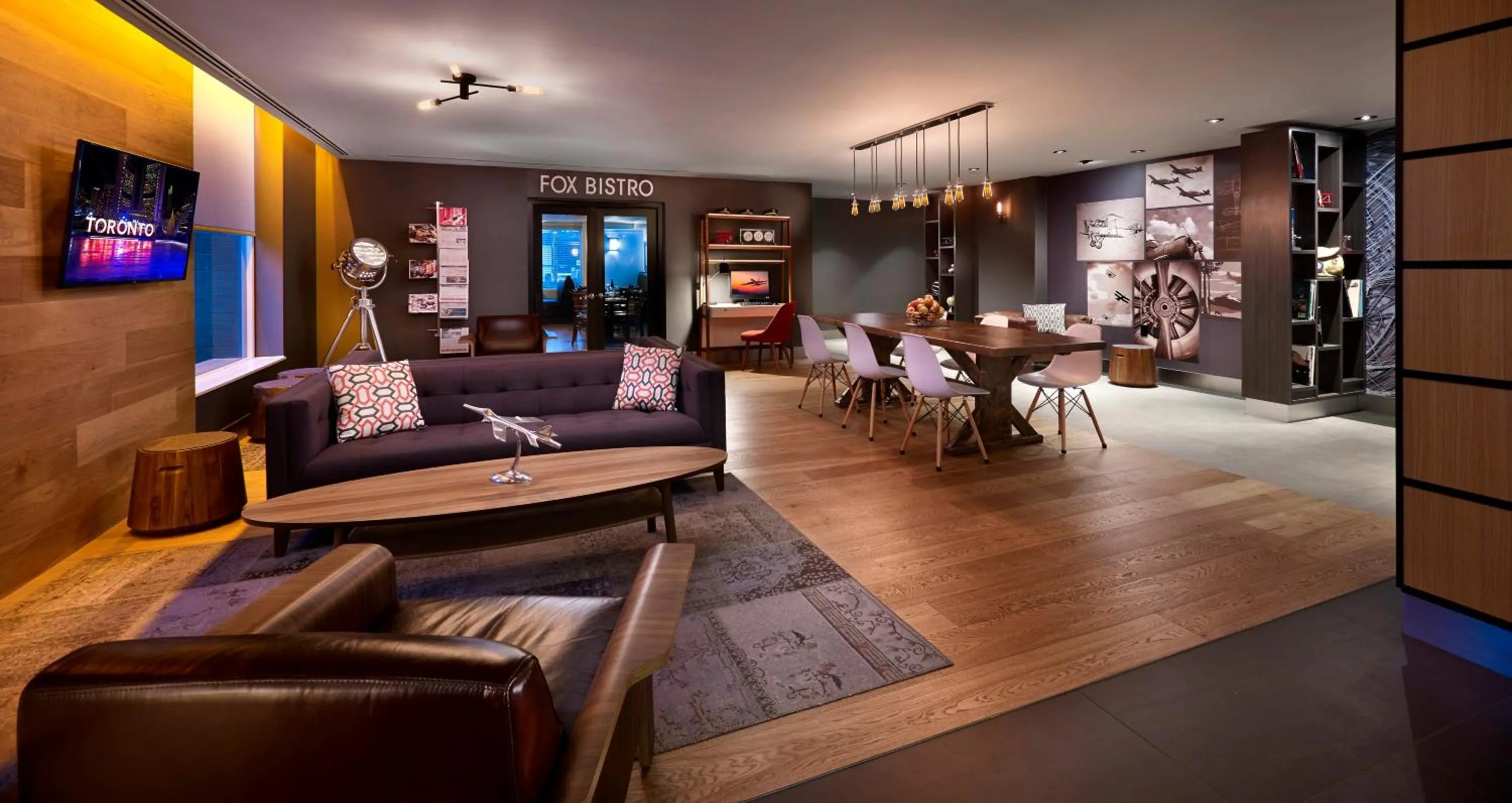 Lobby or reception in Radisson Suites Hotel Toronto Airport