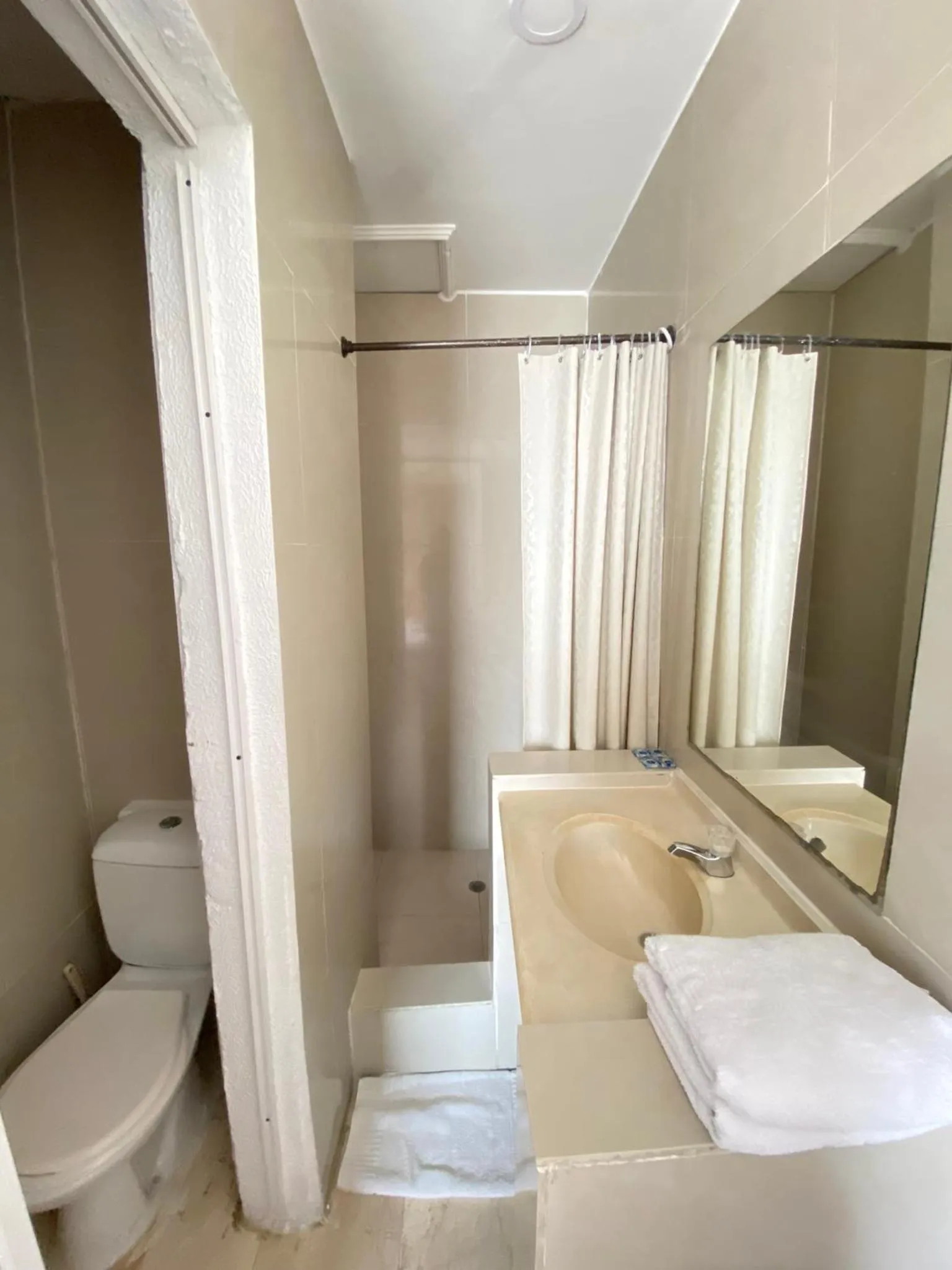 Toilet in Hotel Cartagena Premium