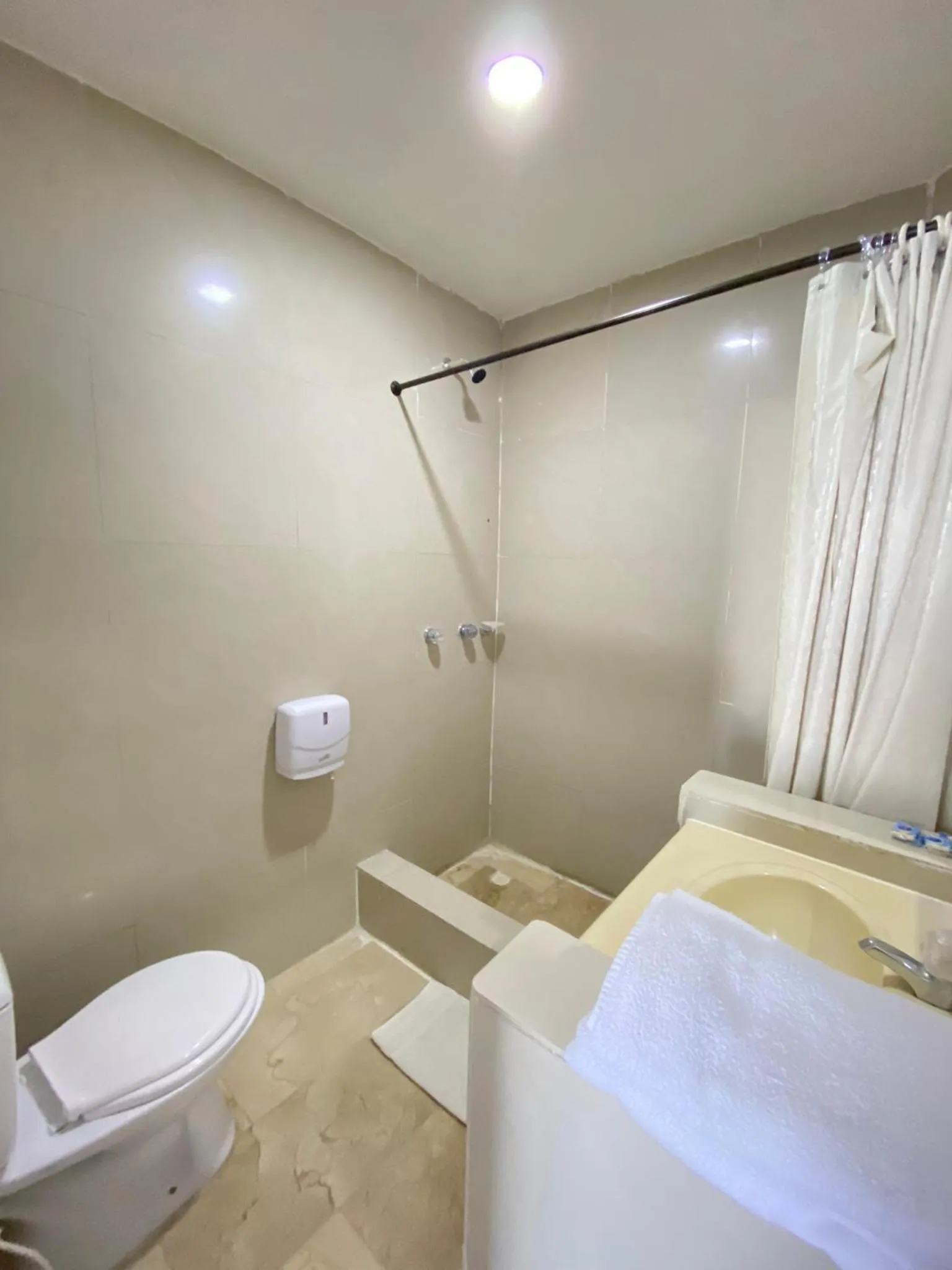 Shower in Hotel Cartagena Premium